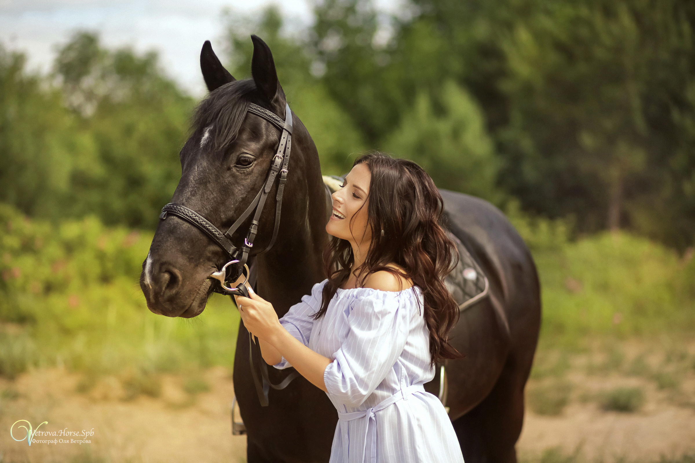 Конная фотосессия на заливе в СПБ. Фотограф женский и мужской портрет Санкт-Петербург