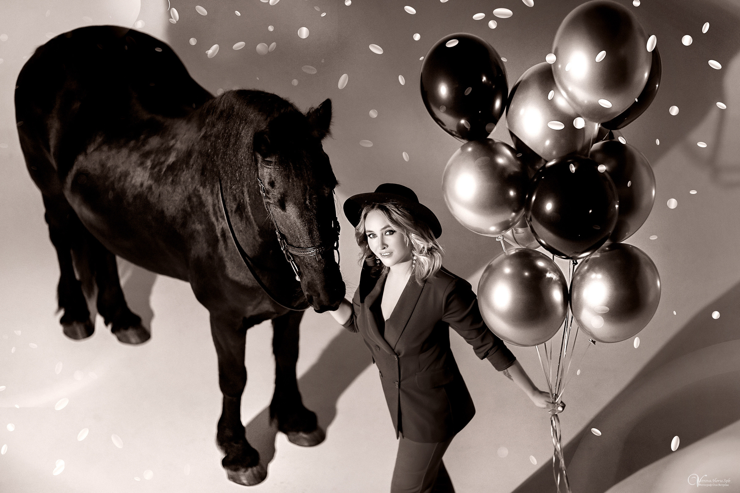 Фотосессия в студии с лошадью в СПб. Фотограф женский и мужской портрет Санкт-Петербург