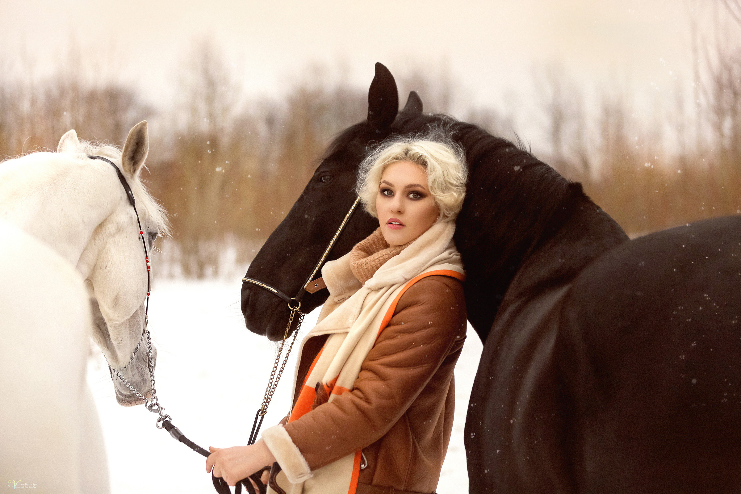 Съемка девушки и два коня. Фотограф женский и мужской портрет Санкт-Петербург