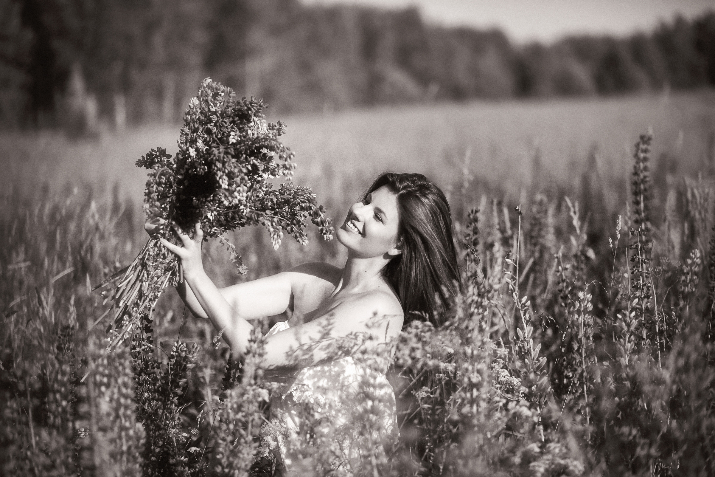 Фотосессия с люпинами. Фотограф женский и мужской портрет Санкт-Петербург