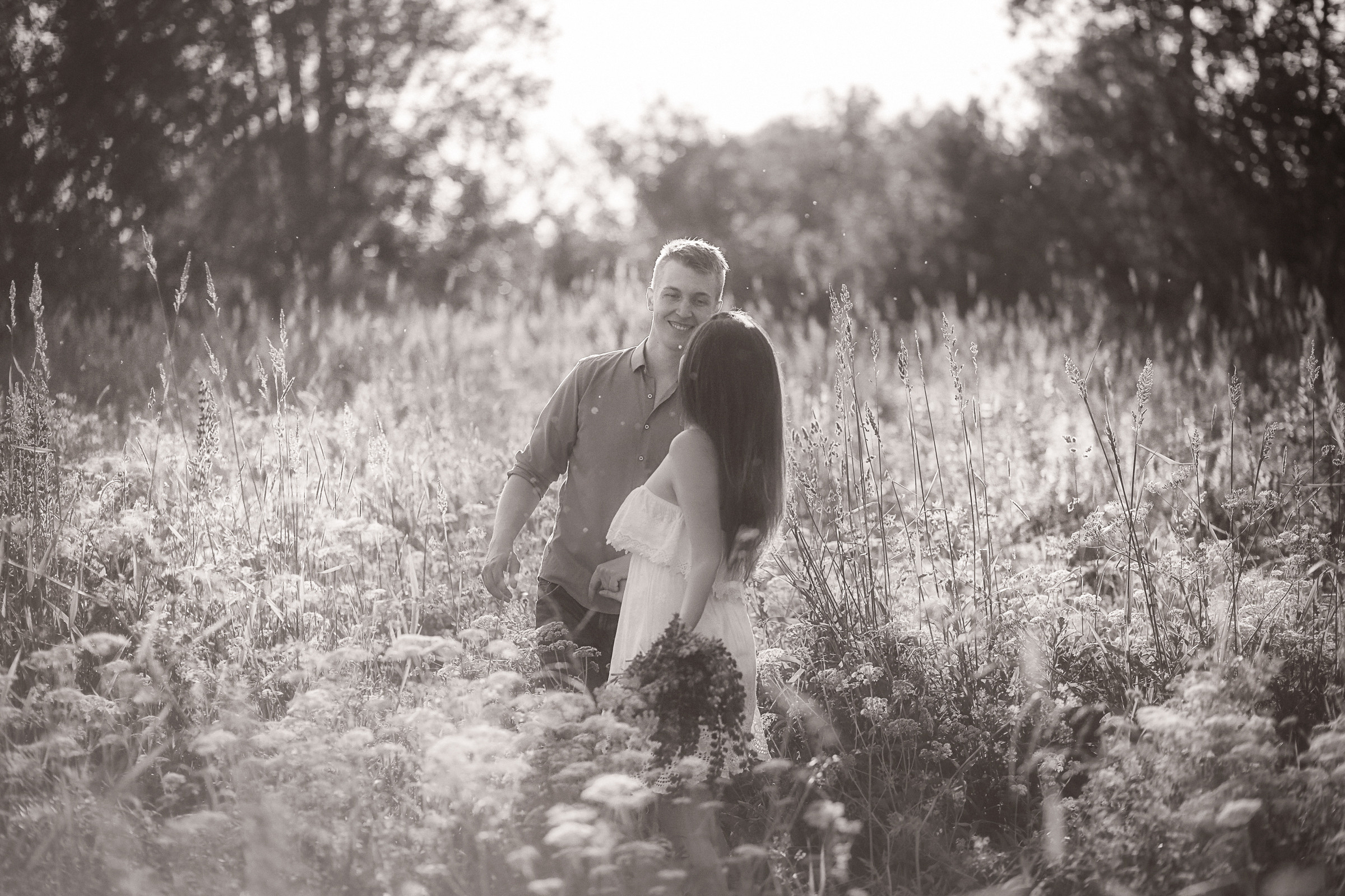 Фотосессия с люпинами. Фотограф женский и мужской портрет Санкт-Петербург