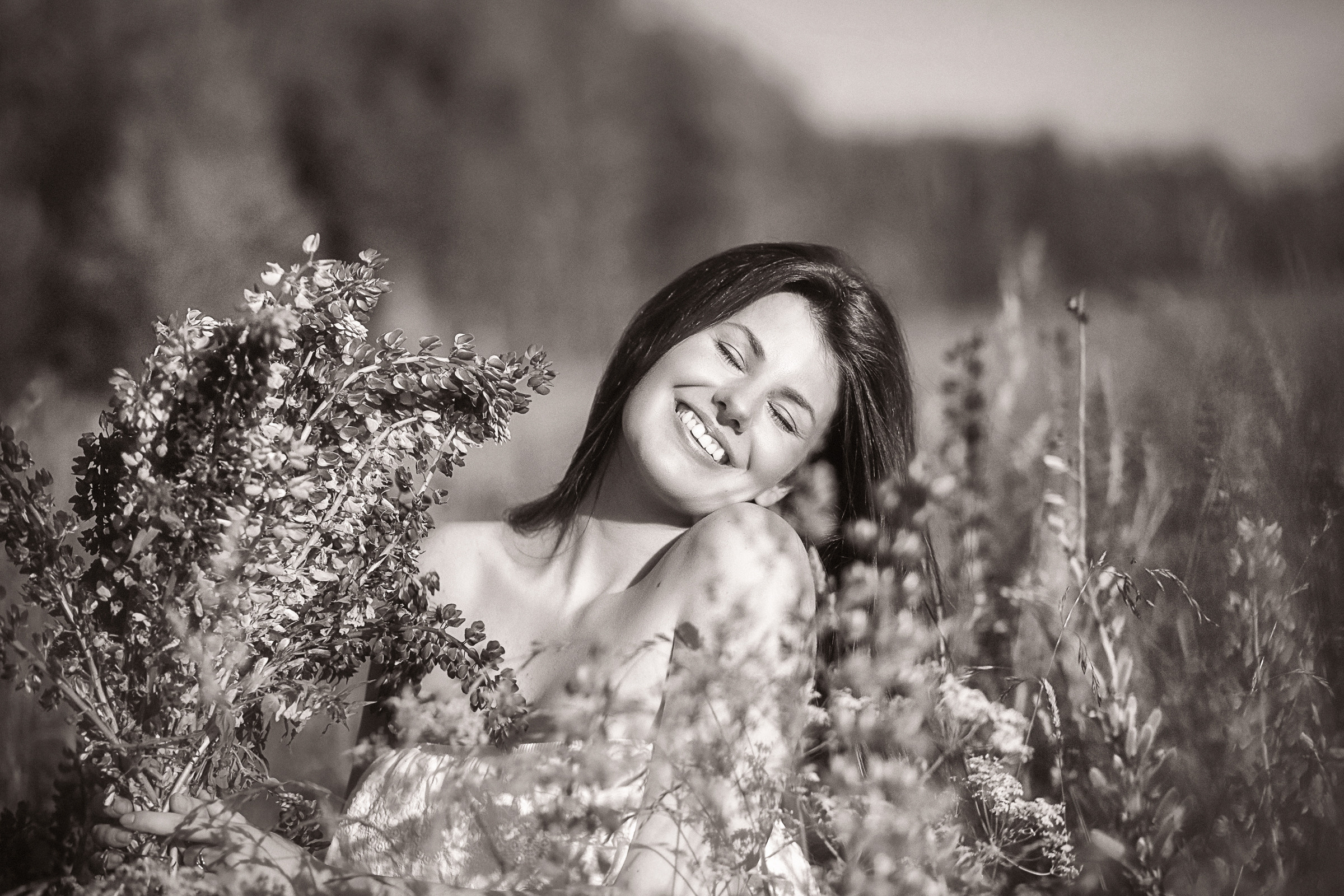 Фотосессия с люпинами. Фотограф женский и мужской портрет Санкт-Петербург