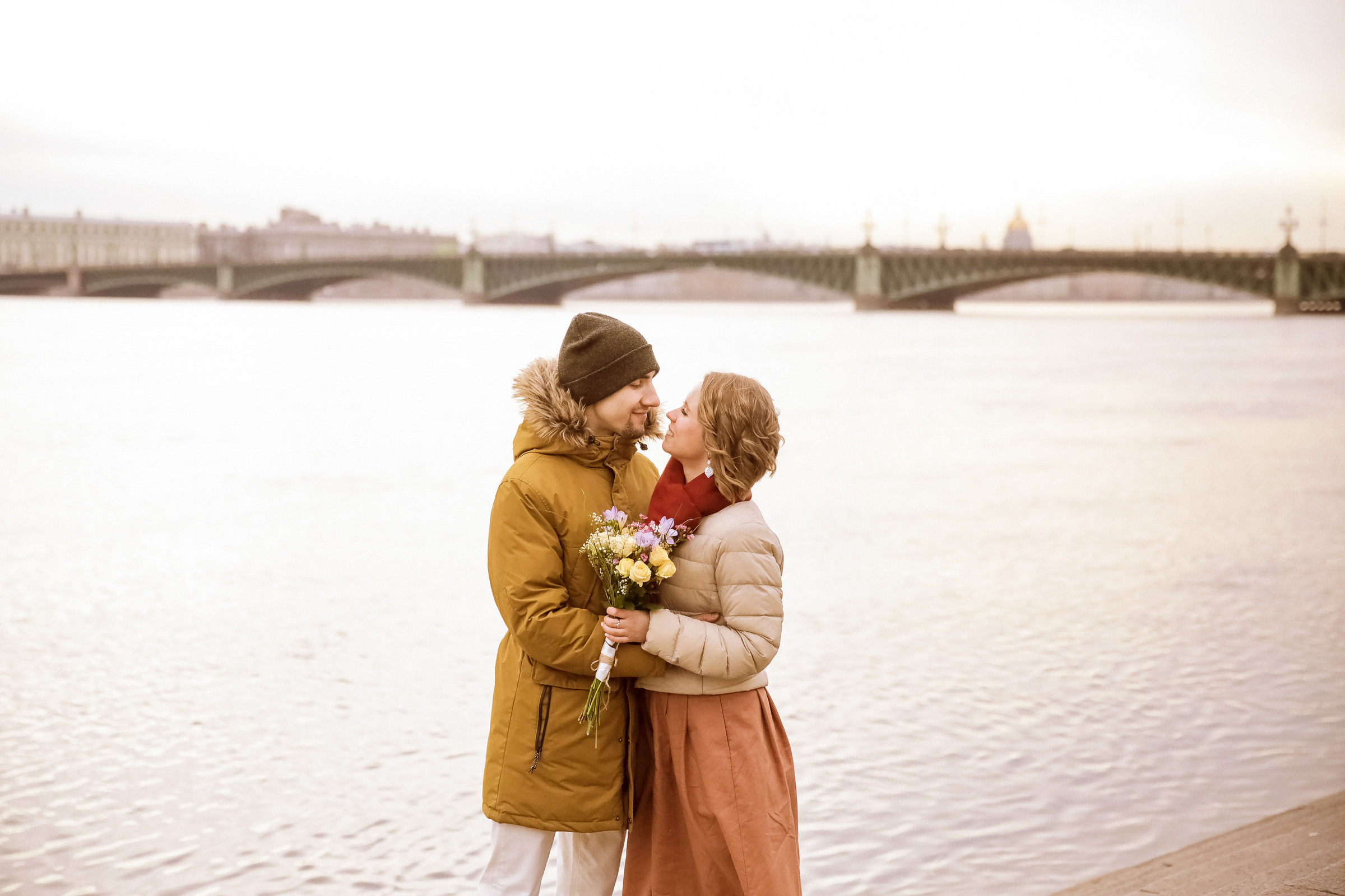 Свадьба с прогулкой по набережной. Фотограф женский и мужской портрет Санкт-Петербург
