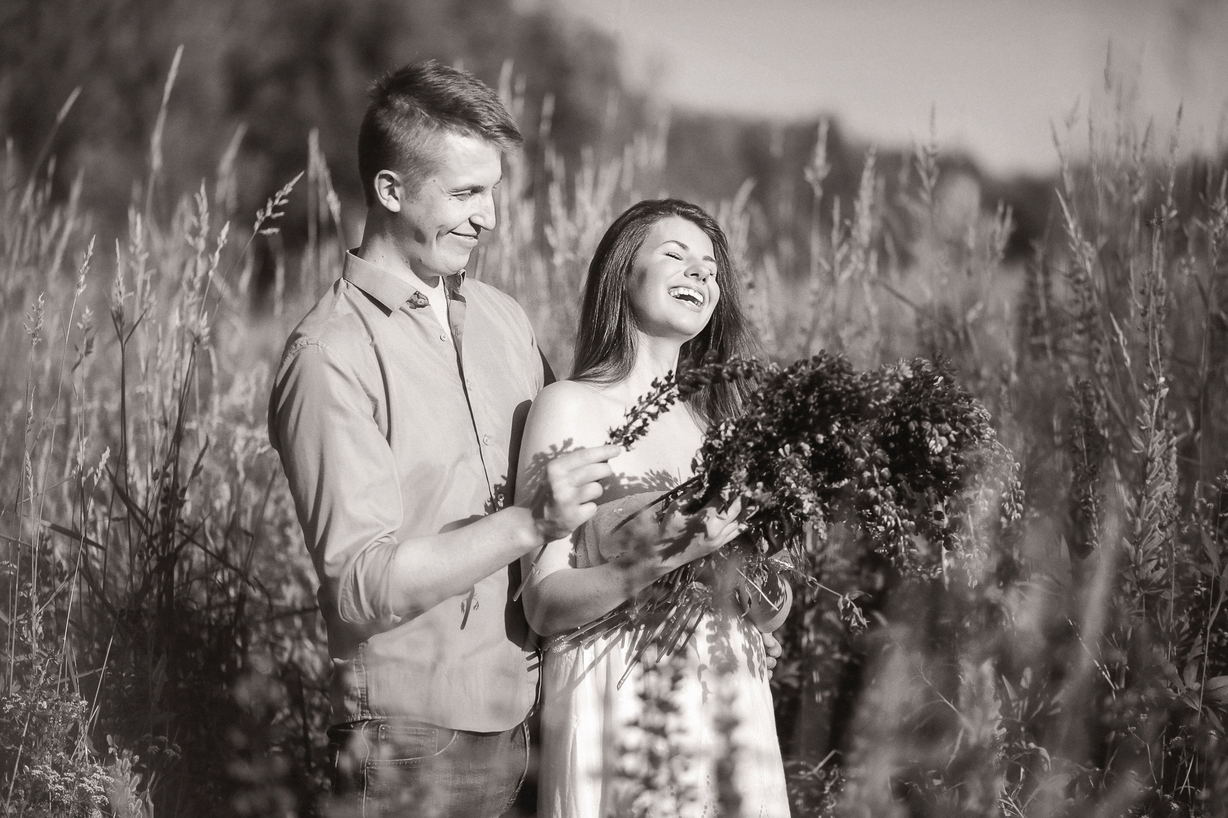 Фотосессия с люпинами. Фотограф женский и мужской портрет Санкт-Петербург