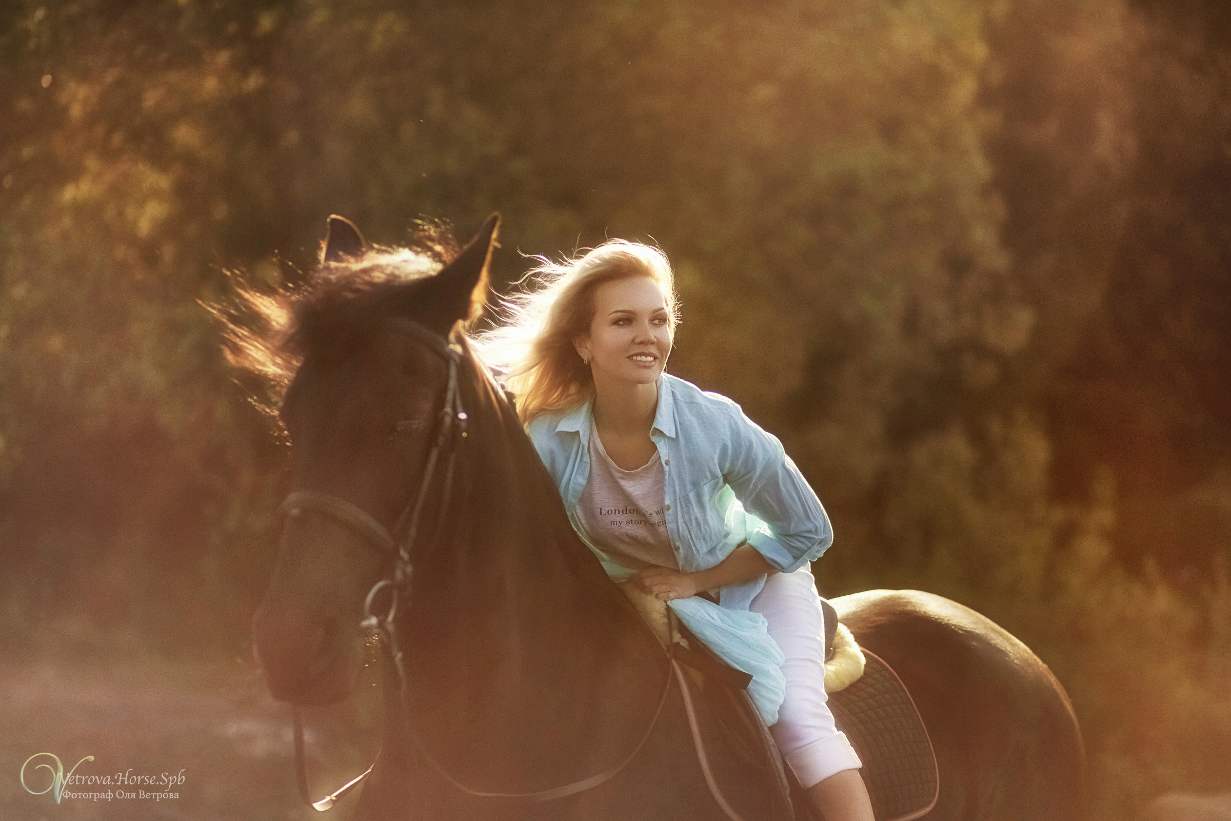 Конная фотосессия на водопаде. Фотограф женский и мужской портрет Санкт-Петербург
