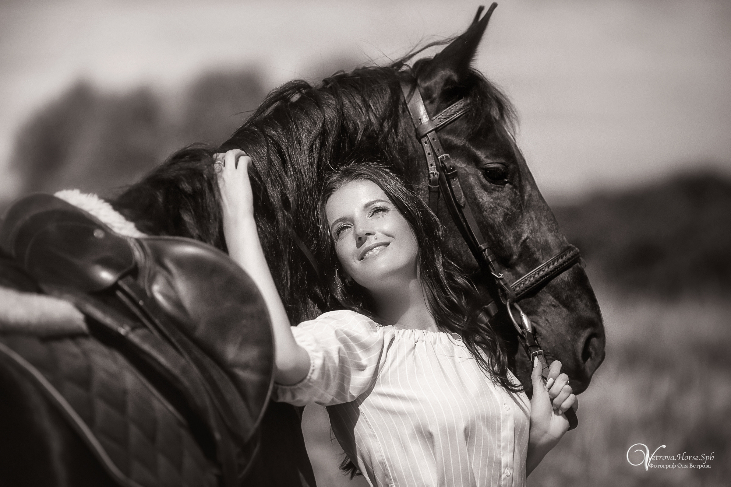 Конная фотосессия на заливе в СПБ. Фотограф женский и мужской портрет Санкт-Петербург