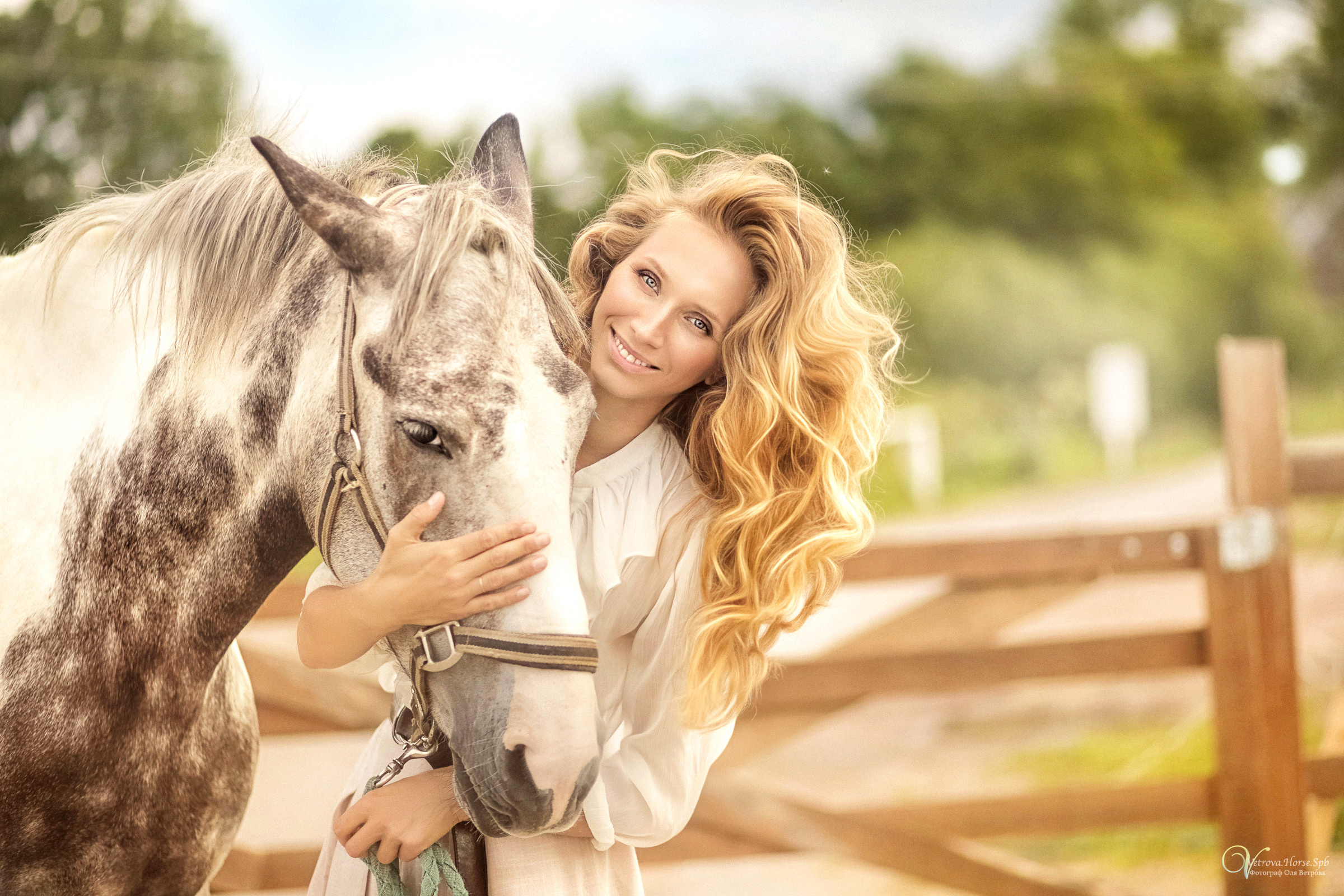 Фотосессия с пегим конем. Фотограф женский и мужской портрет Санкт-Петербург