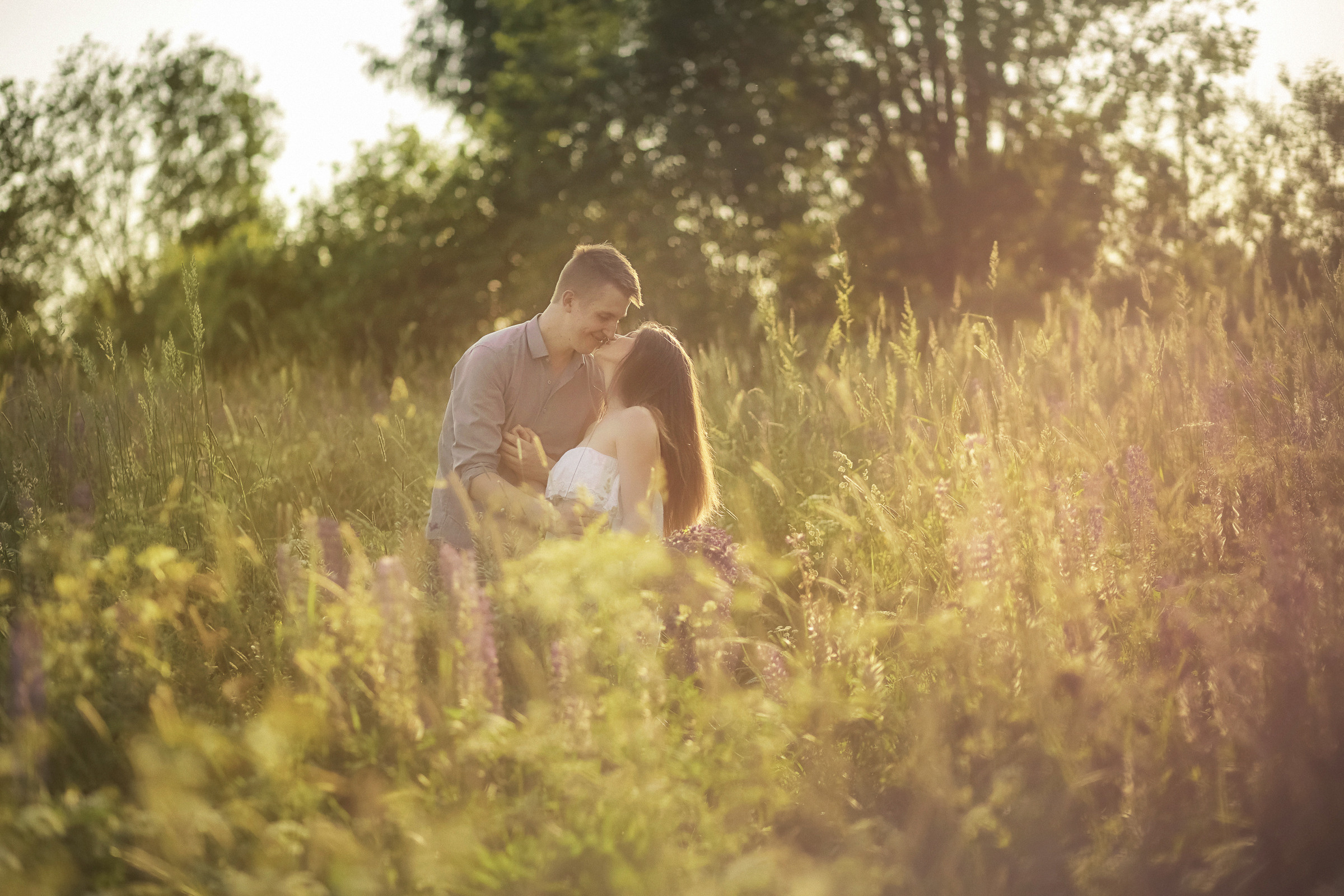 Фотосессия с люпинами. Фотограф женский и мужской портрет Санкт-Петербург