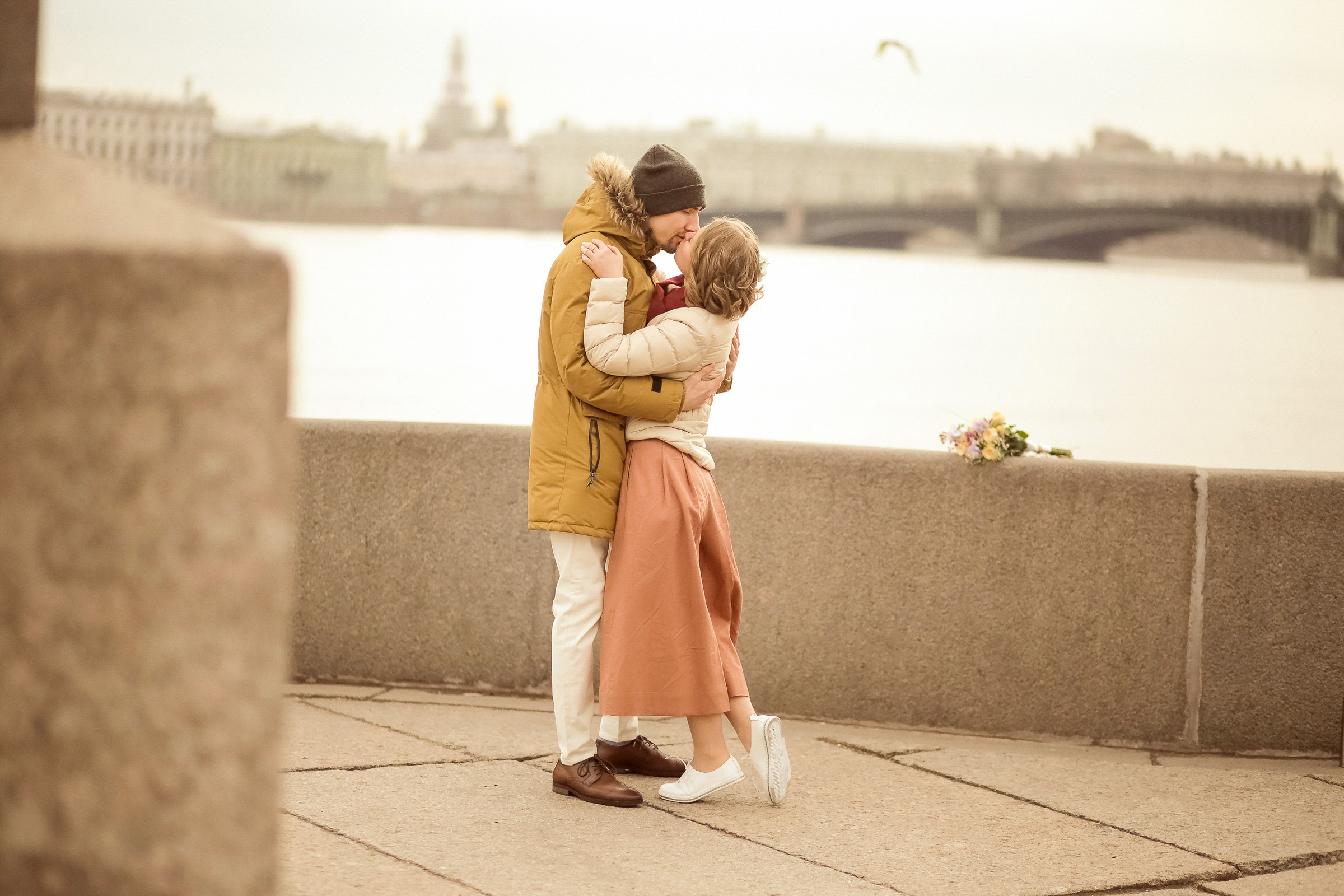 Свадьба с прогулкой по набережной. Фотограф женский и мужской портрет Санкт-Петербург