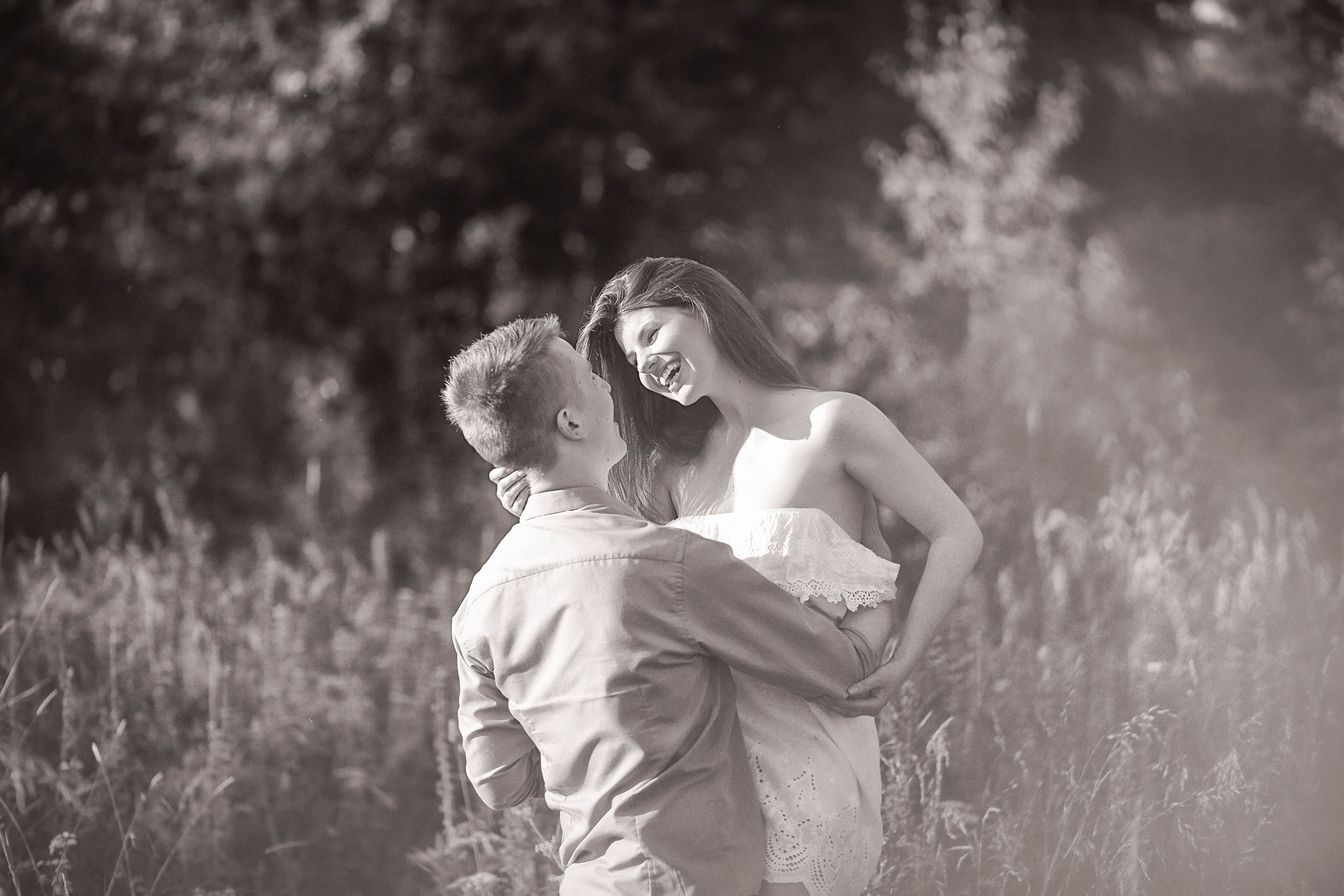 Фотосессия с люпинами. Фотограф женский и мужской портрет Санкт-Петербург