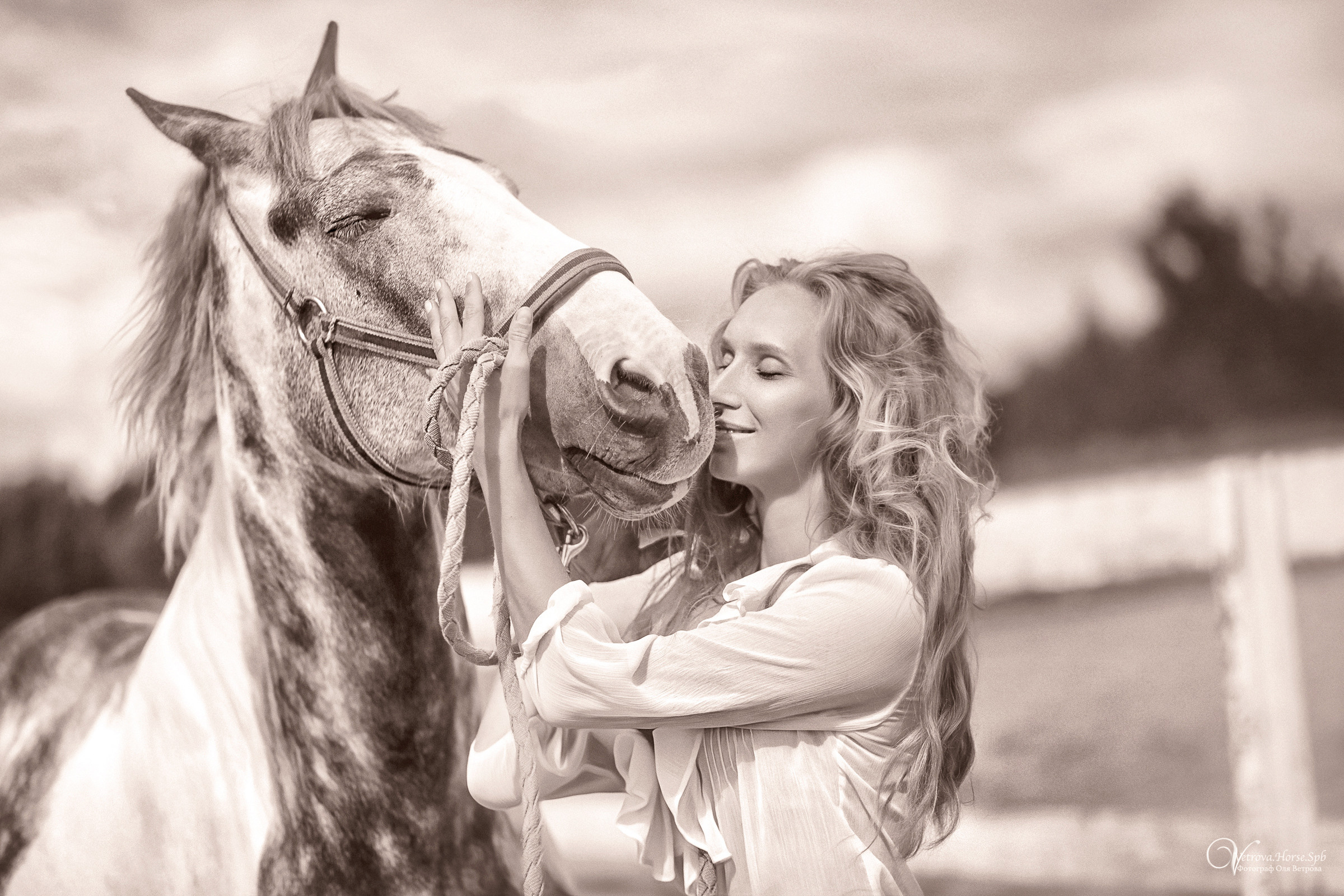 Фотосессия с пегим конем. Фотограф женский и мужской портрет Санкт-Петербург