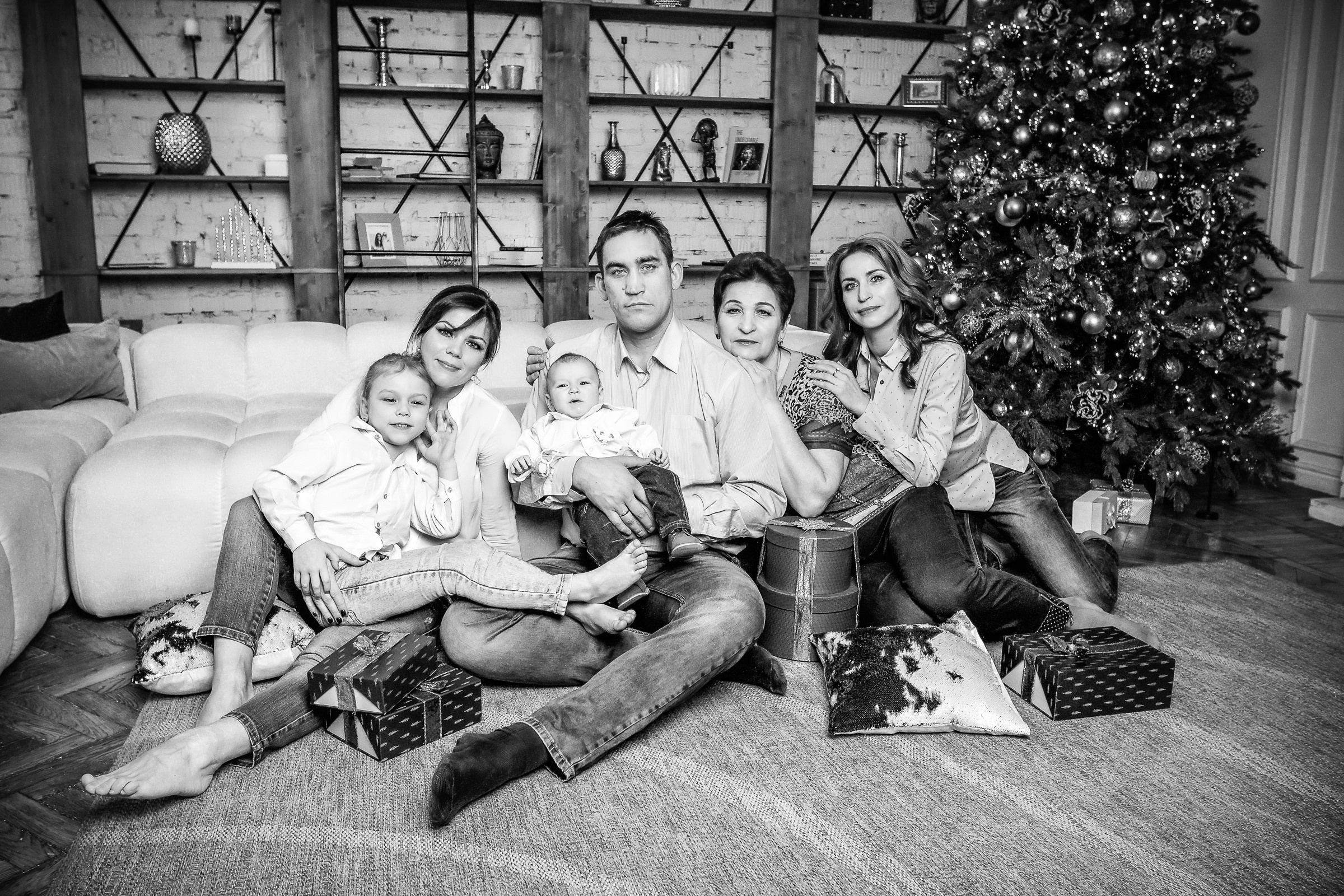 Семейная фотосессия в студии всей семьей. Фотограф женский и мужской портрет Санкт-Петербург