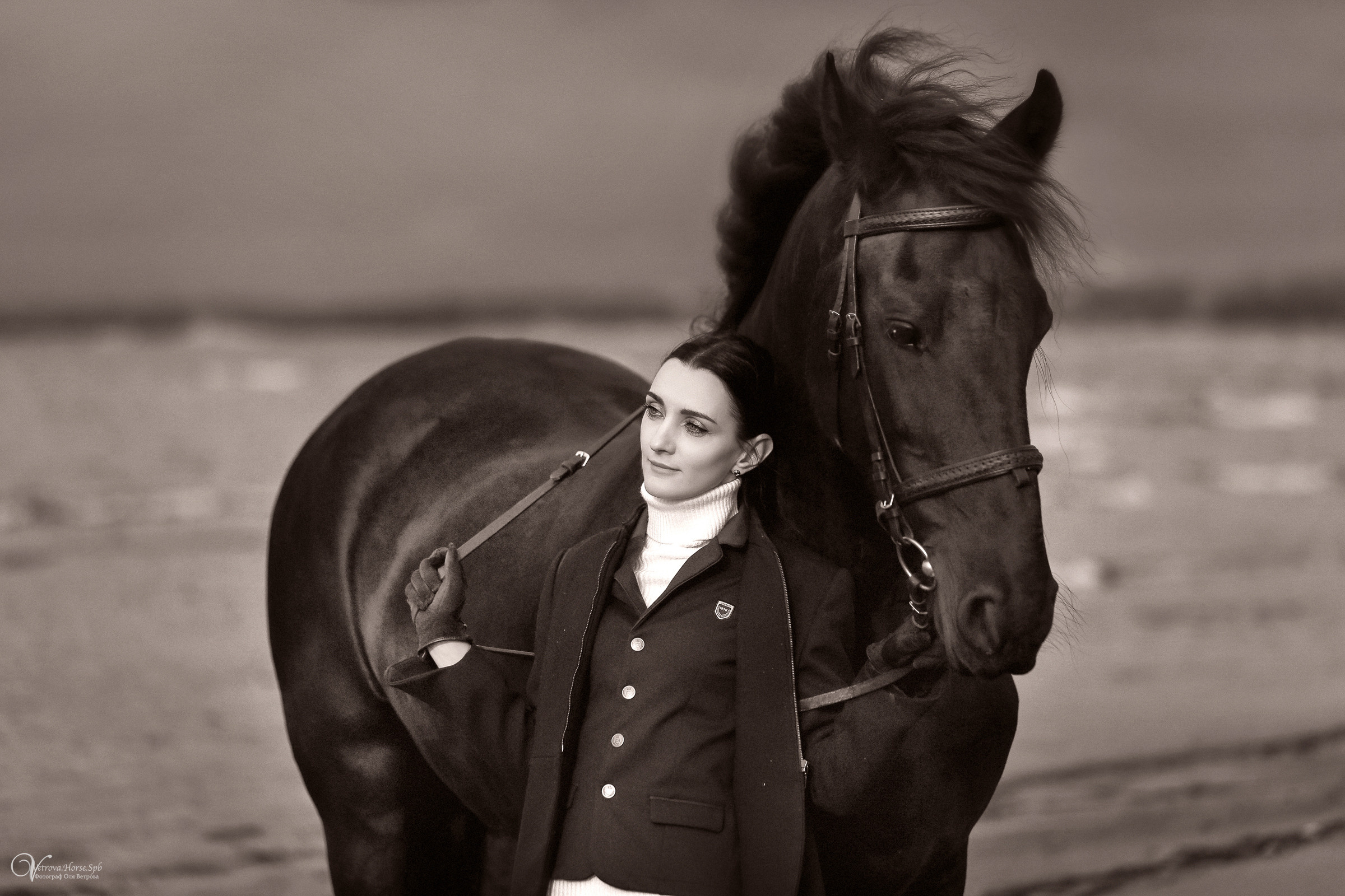 Фотосессия на заливе в двумя лошадьми СПб. Фотограф женский и мужской портрет Санкт-Петербург