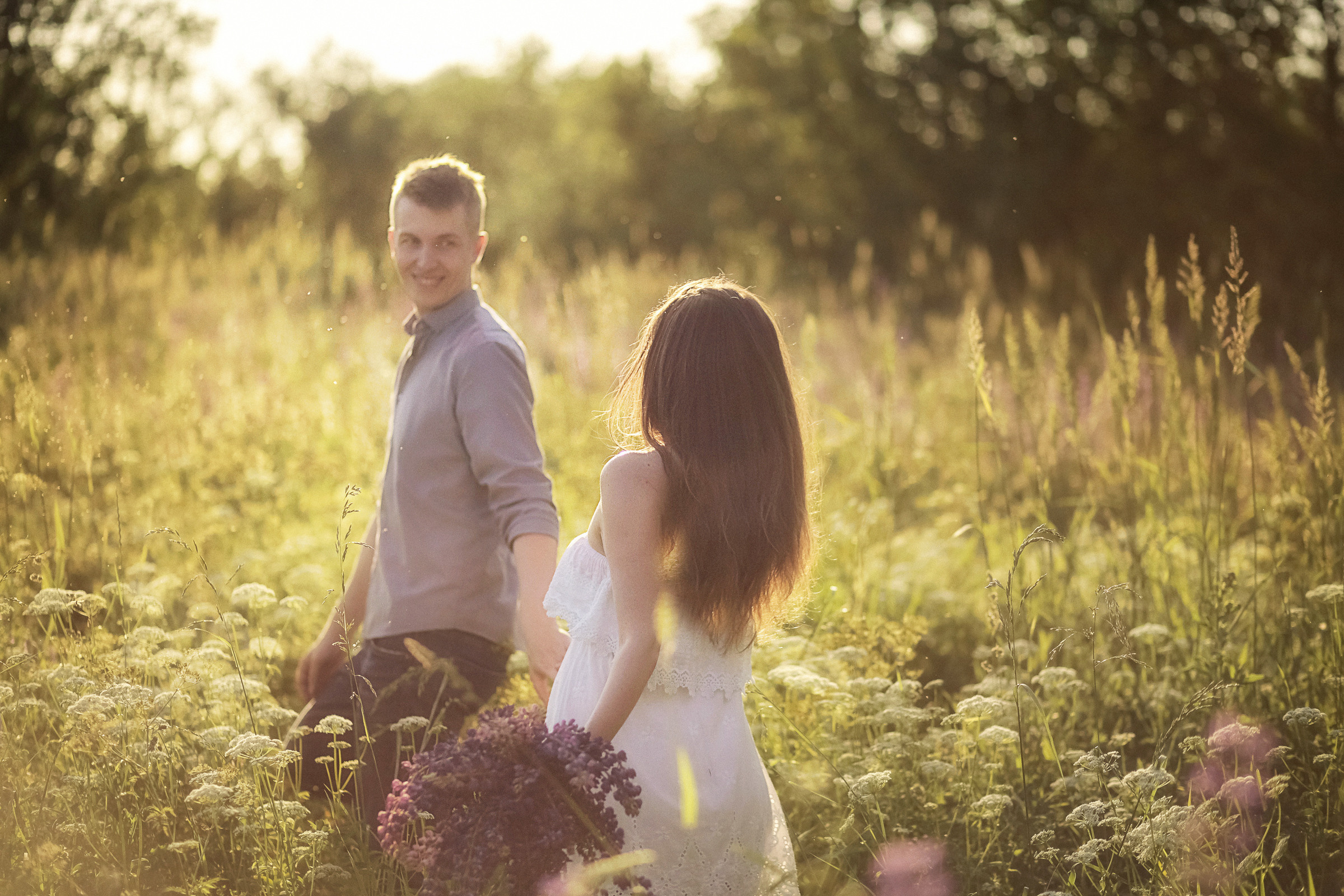Фотосессия с люпинами. Фотограф женский и мужской портрет Санкт-Петербург