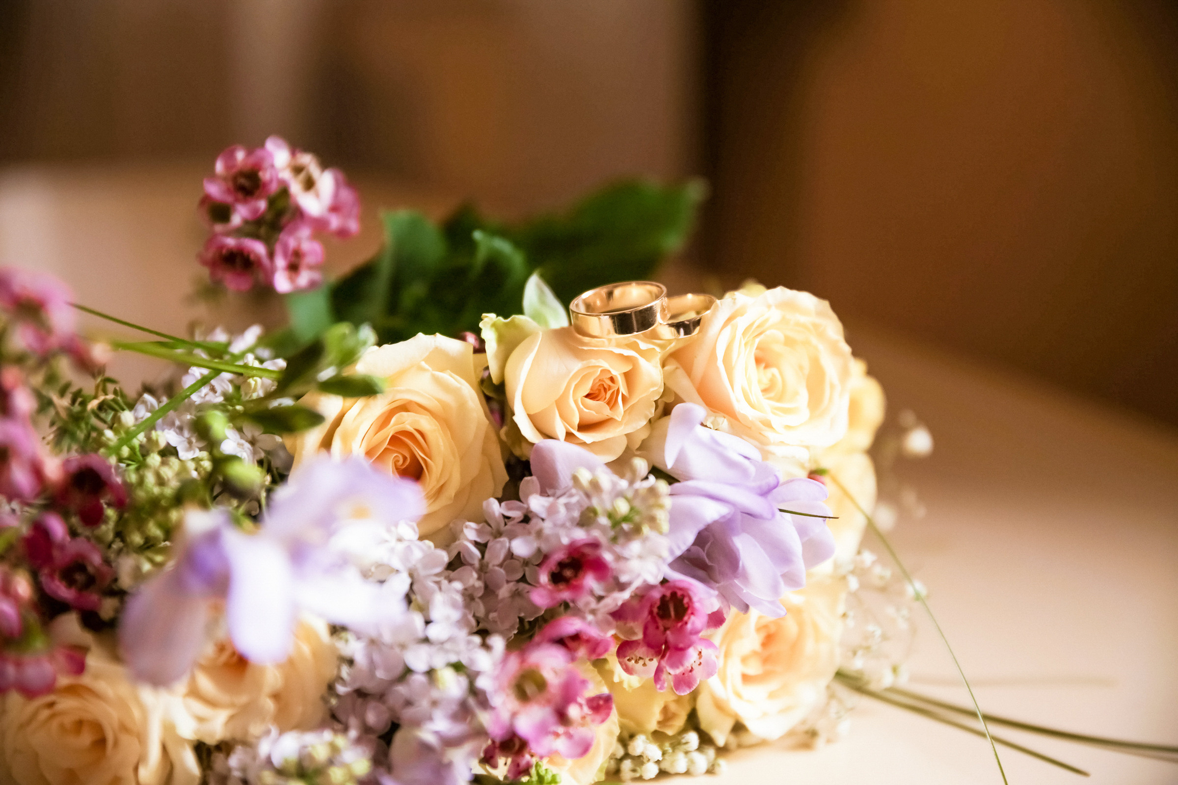 Свадьба с прогулкой по набережной. Фотограф женский и мужской портрет Санкт-Петербург