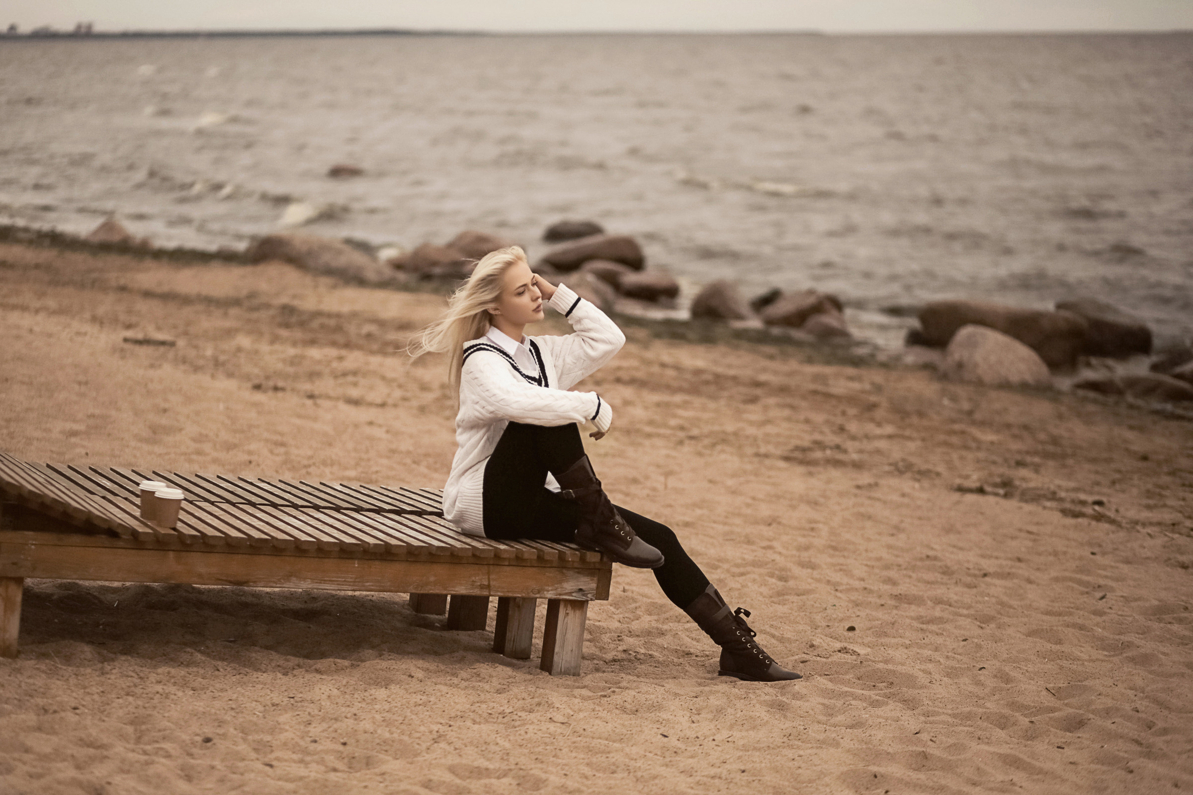 Фотосессия с белой лошадью. Фотограф женский и мужской портрет Санкт-Петербург