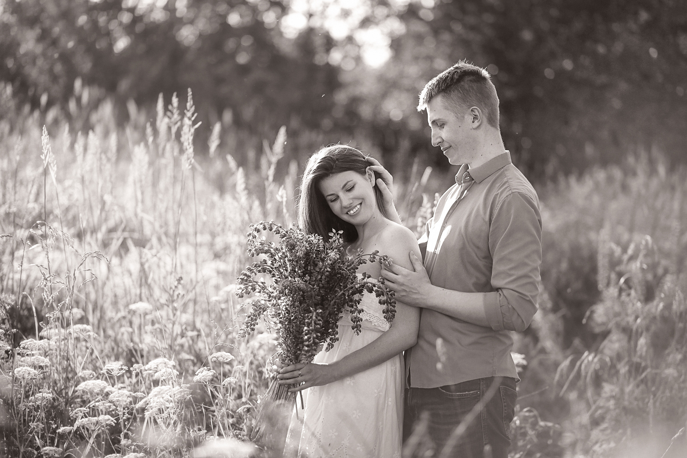 Фотосессия с люпинами. Фотограф женский и мужской портрет Санкт-Петербург