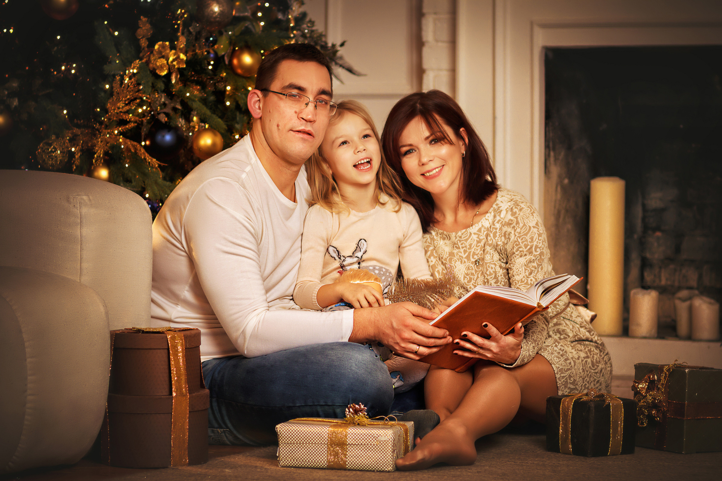 Семейная фотосессия в студии всей семьей. Фотограф женский и мужской портрет Санкт-Петербург