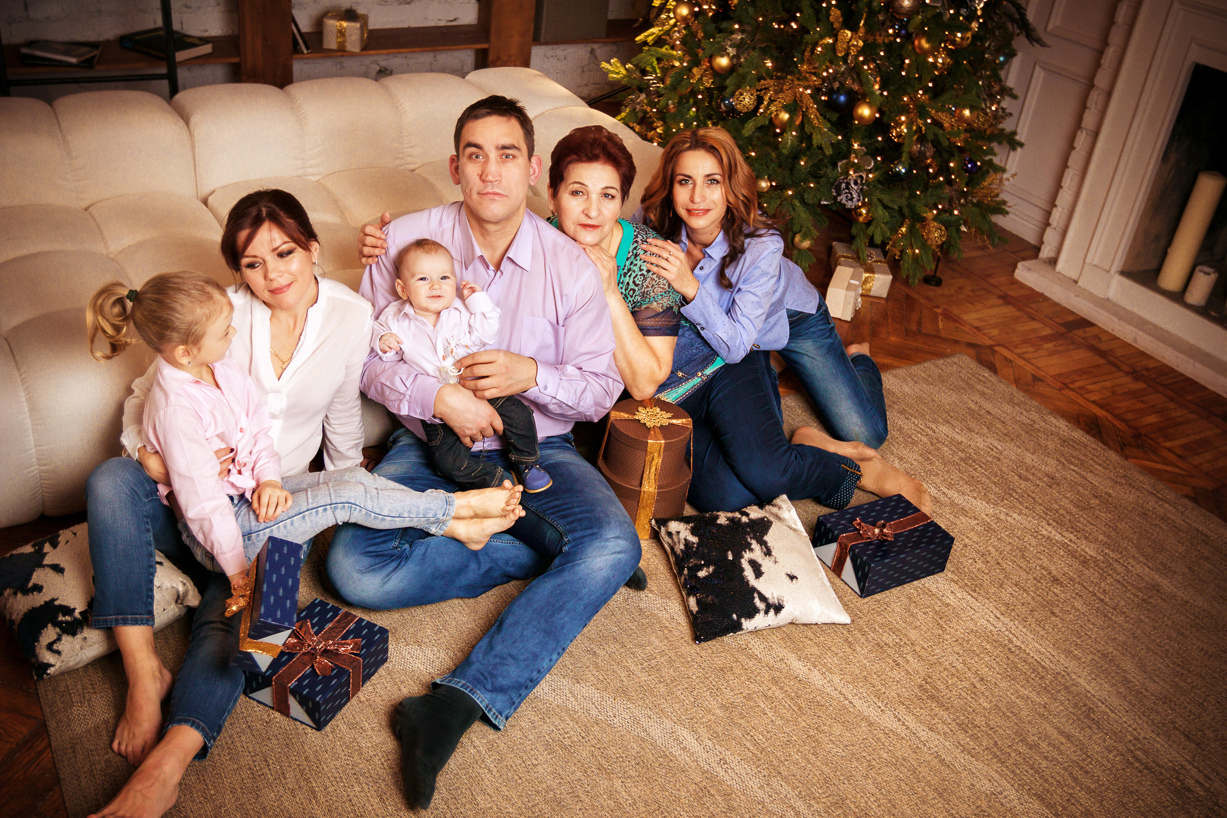 Семейная фотосессия в студии всей семьей. Фотограф женский и мужской портрет Санкт-Петербург