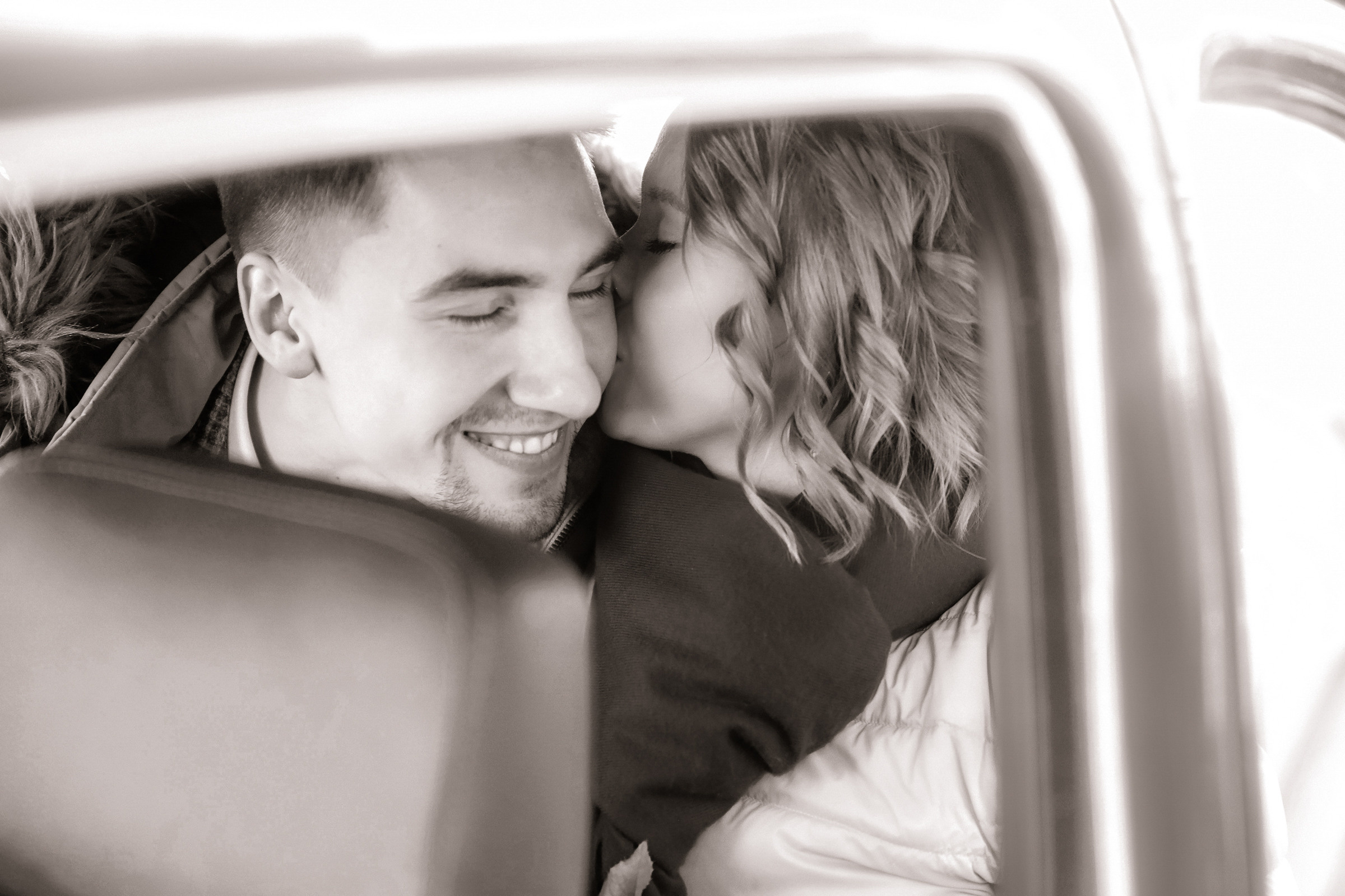 Свадьба с прогулкой по набережной. Фотограф женский и мужской портрет Санкт-Петербург