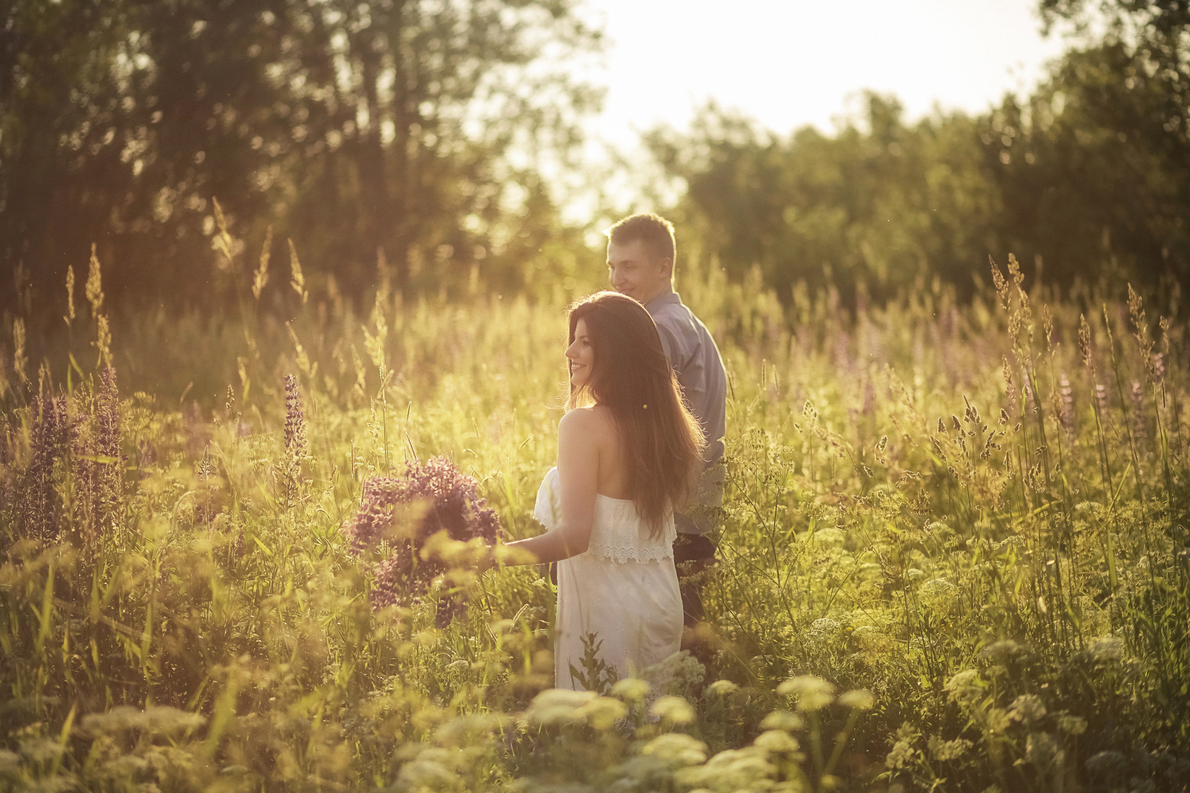 Фотосессия с люпинами. Фотограф женский и мужской портрет Санкт-Петербург