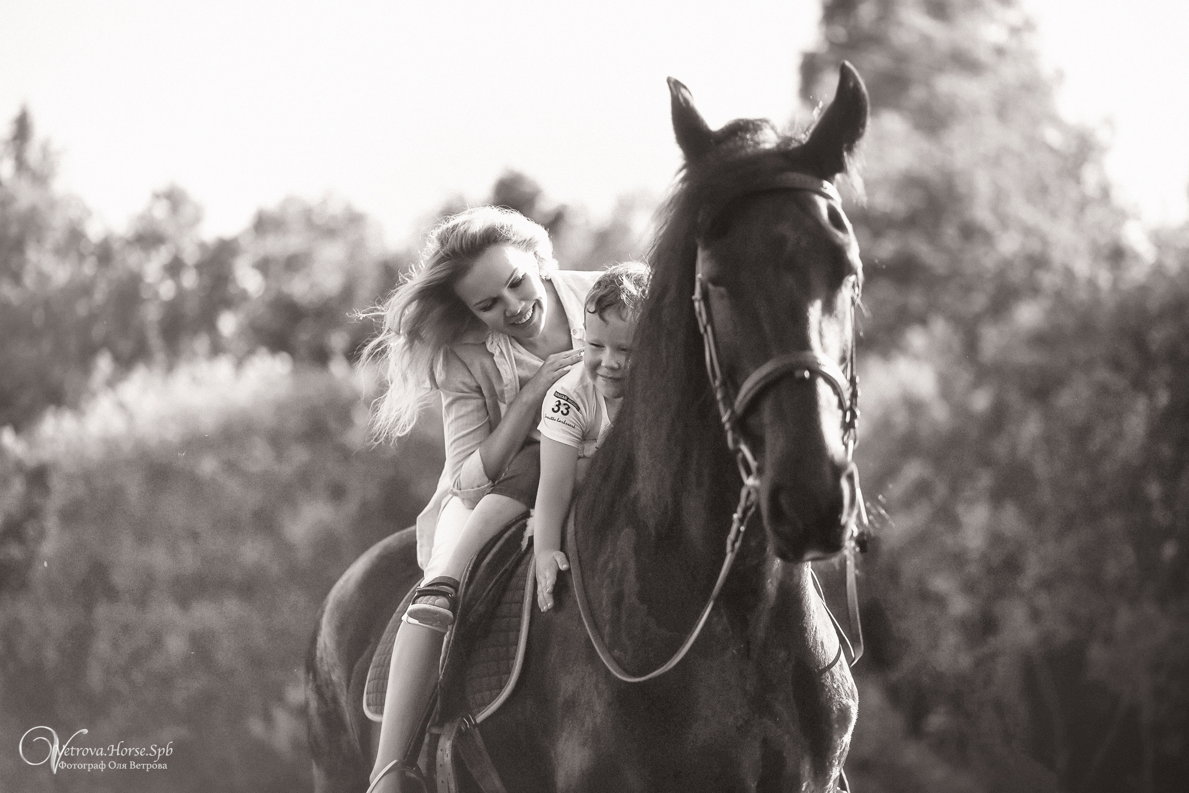 Конная фотосессия на водопаде. Фотограф женский и мужской портрет Санкт-Петербург