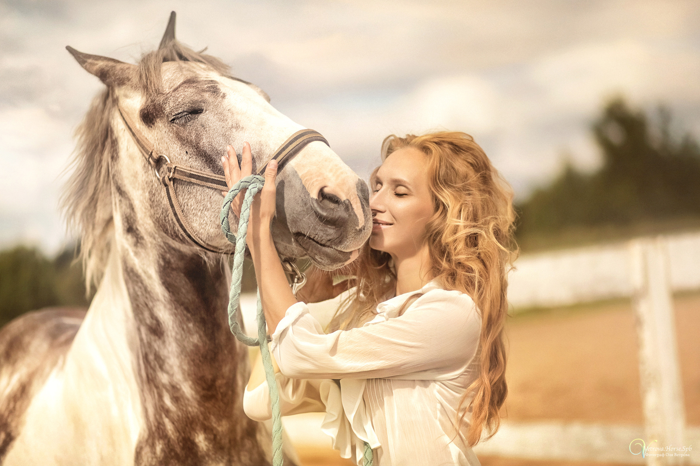 Фотосессия с пегим конем. Фотограф женский и мужской портрет Санкт-Петербург