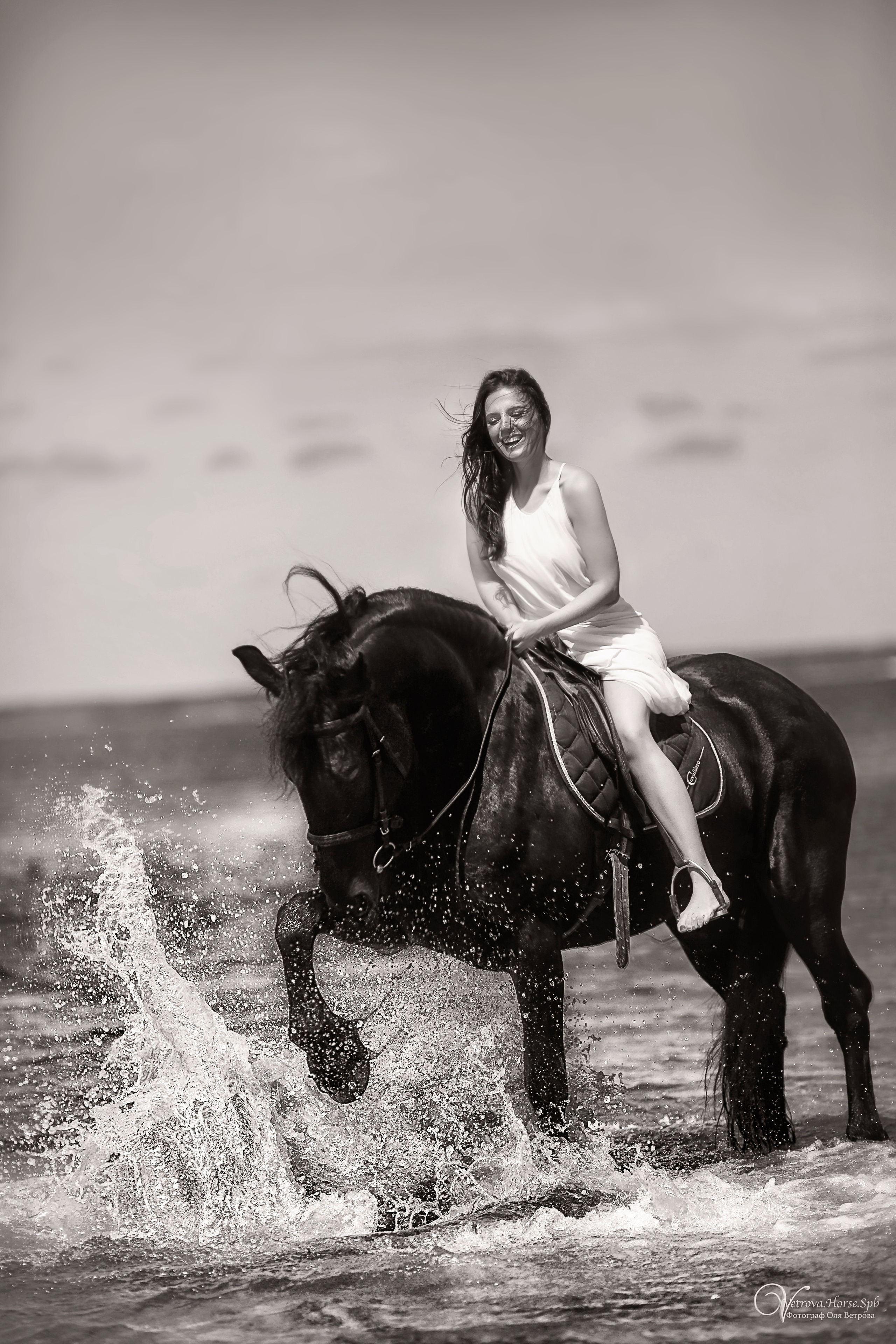 Фотосессия  с двумя конями в Санкт-Петербурге. Фотограф женский и мужской портрет Санкт-Петербург