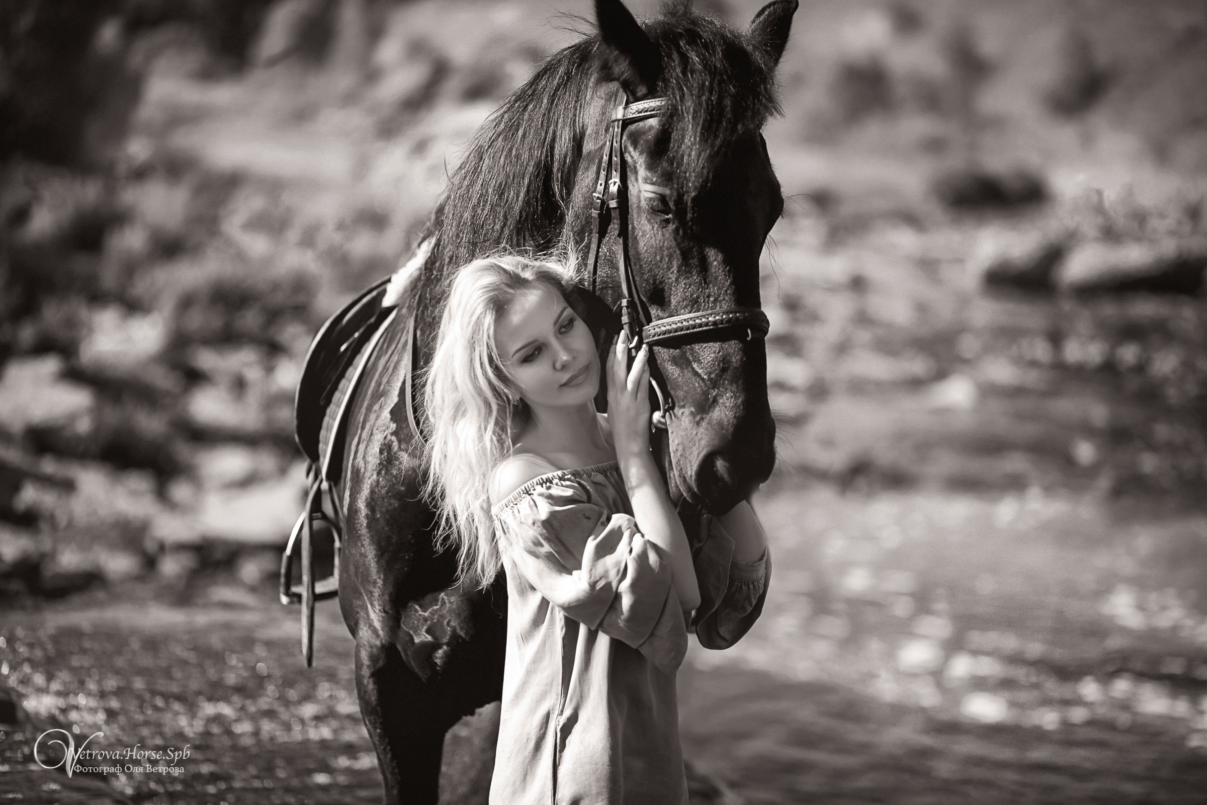 Конная фотосессия на водопаде. Фотограф женский и мужской портрет Санкт-Петербург