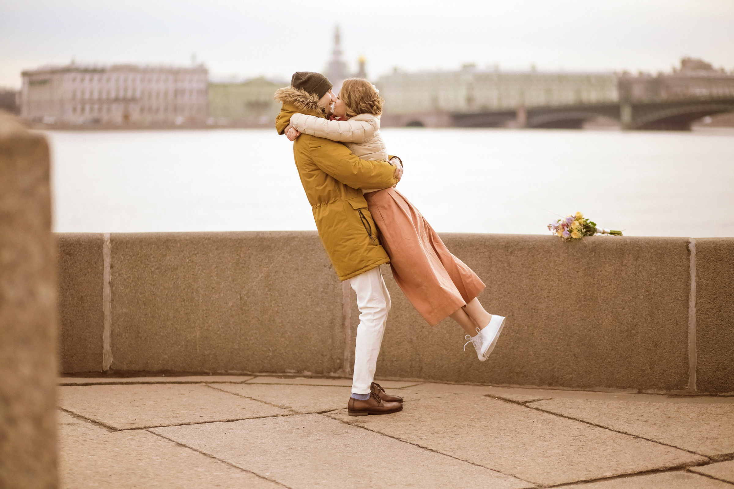 Свадьба с прогулкой по набережной. Фотограф женский и мужской портрет Санкт-Петербург
