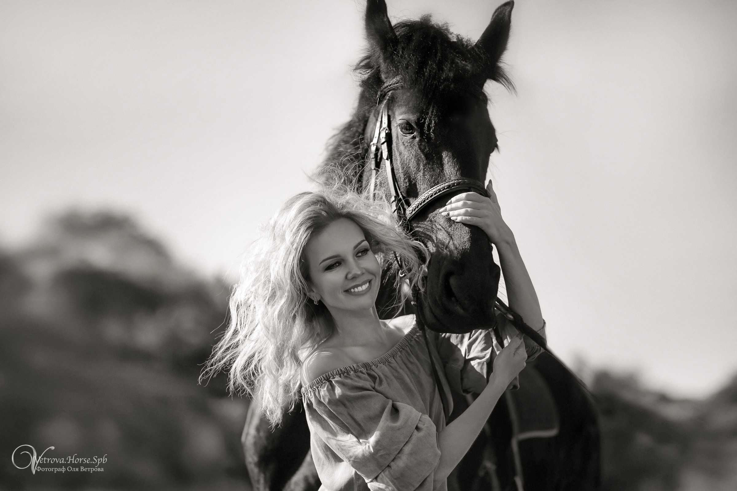 Конная фотосессия на водопаде. Фотограф женский и мужской портрет Санкт-Петербург