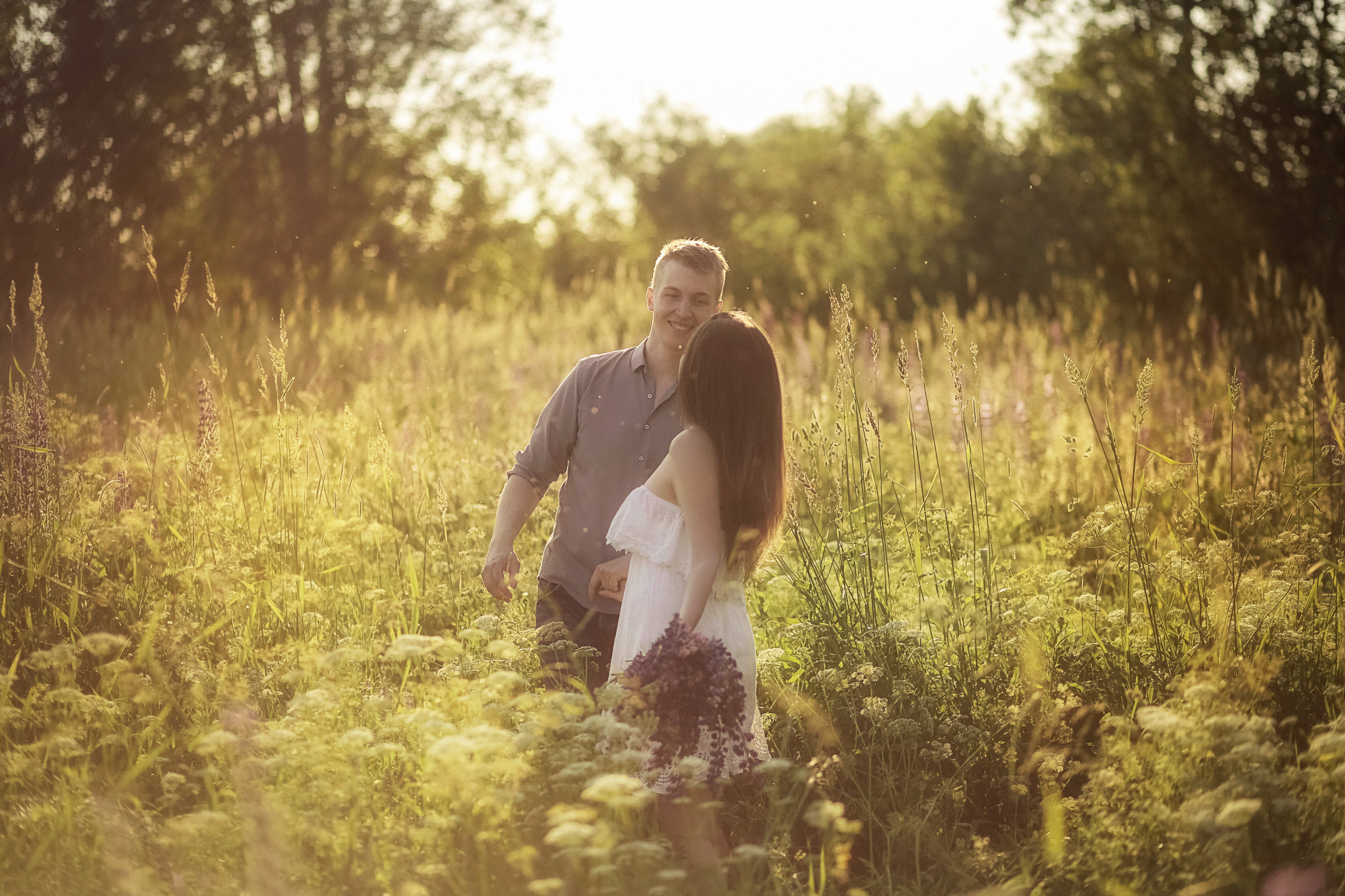 Фотосессия с люпинами. Фотограф женский и мужской портрет Санкт-Петербург