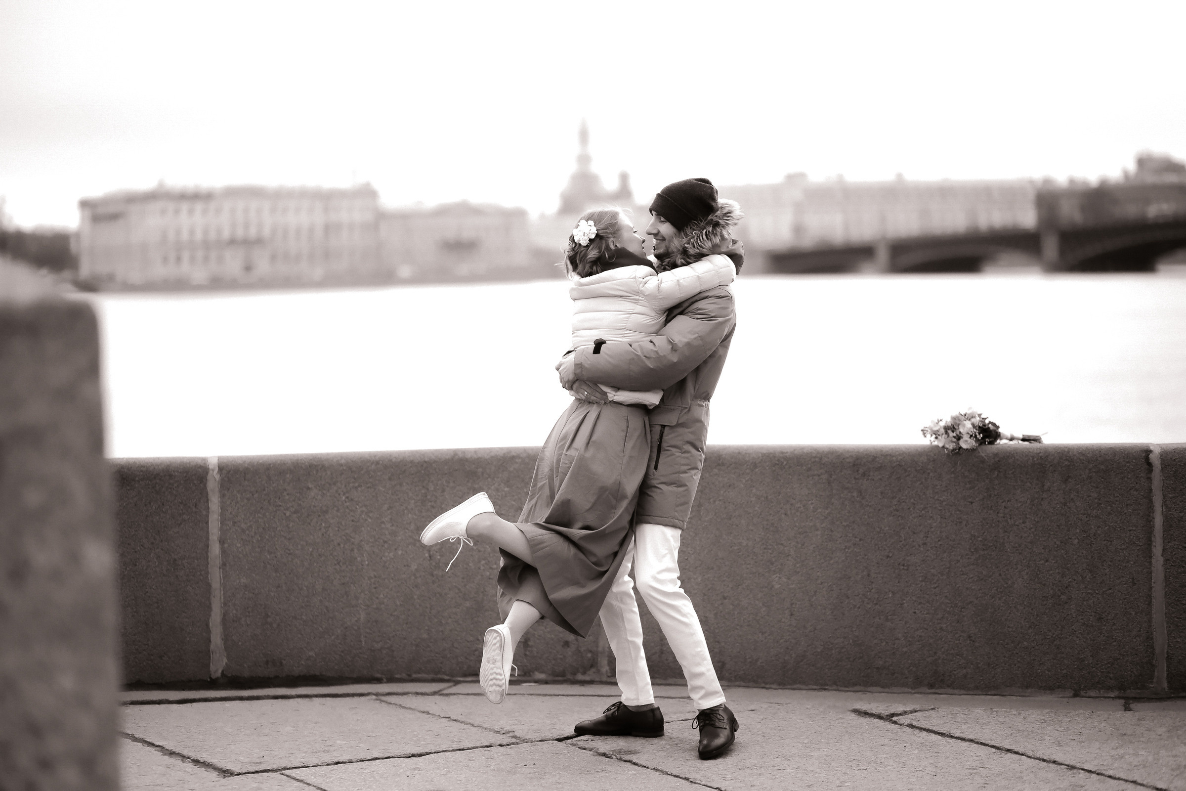 Свадьба с прогулкой по набережной. Фотограф женский и мужской портрет Санкт-Петербург