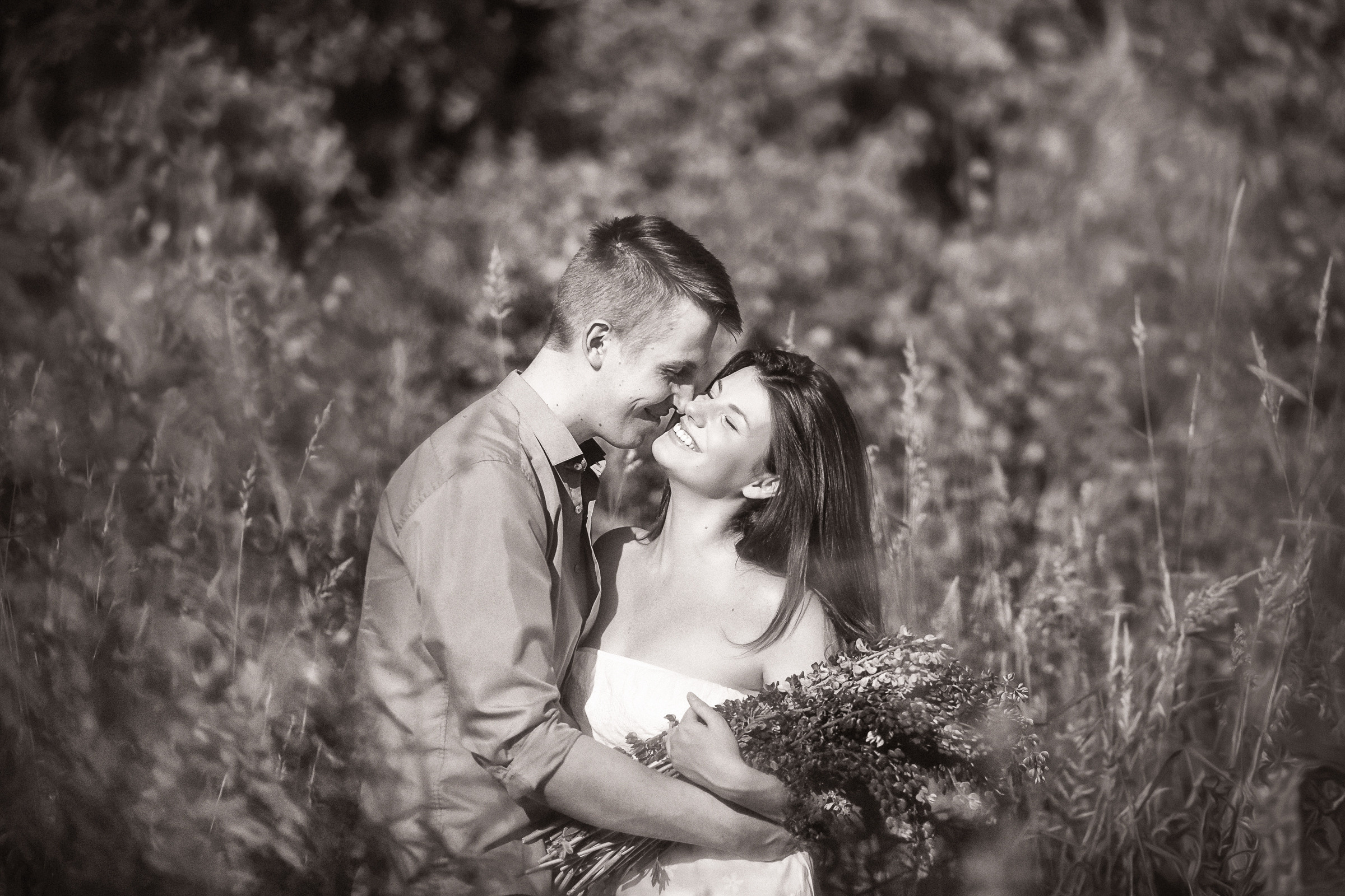 Фотосессия с люпинами. Фотограф женский и мужской портрет Санкт-Петербург