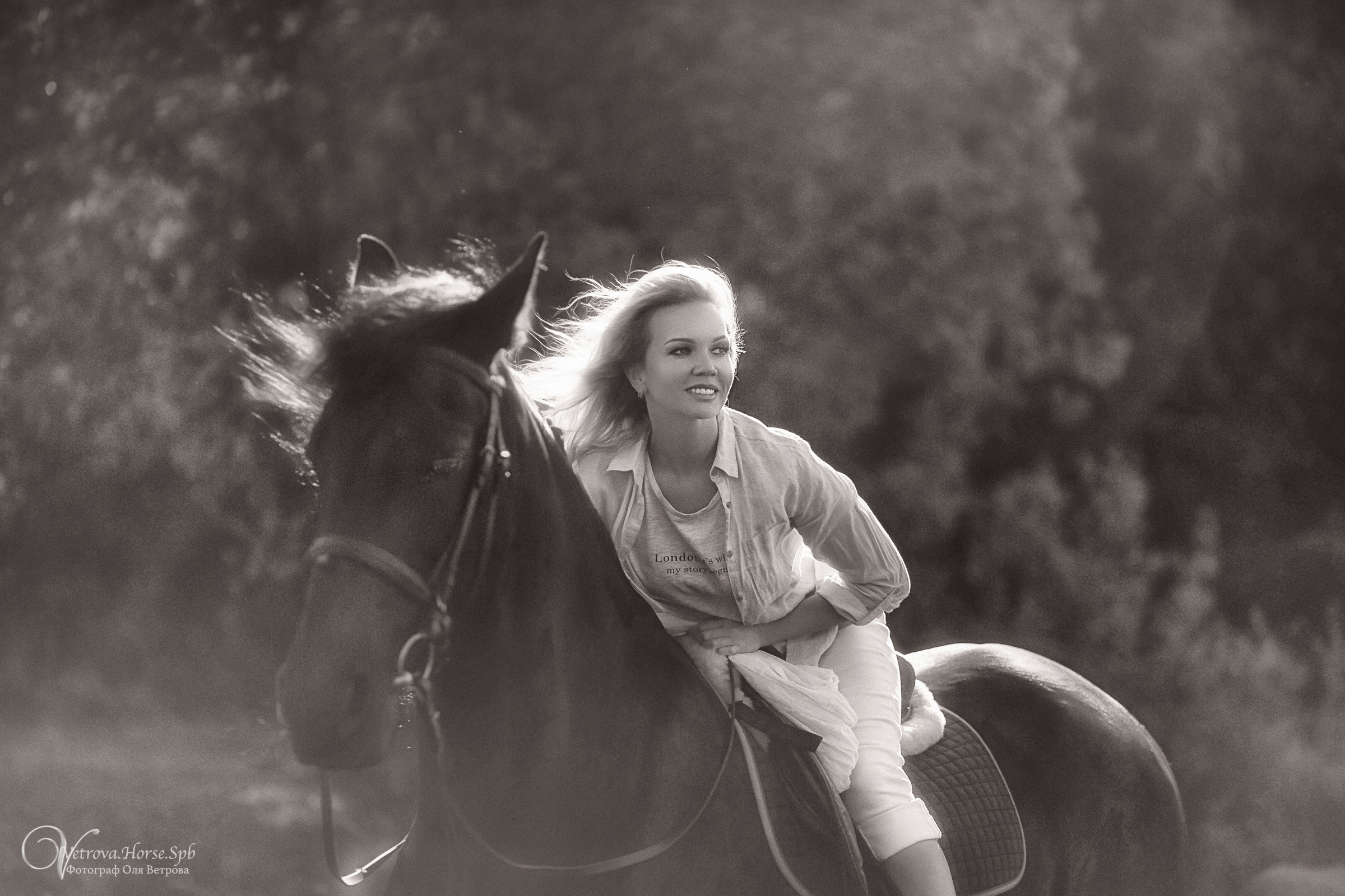 Конная фотосессия на водопаде. Фотограф женский и мужской портрет Санкт-Петербург