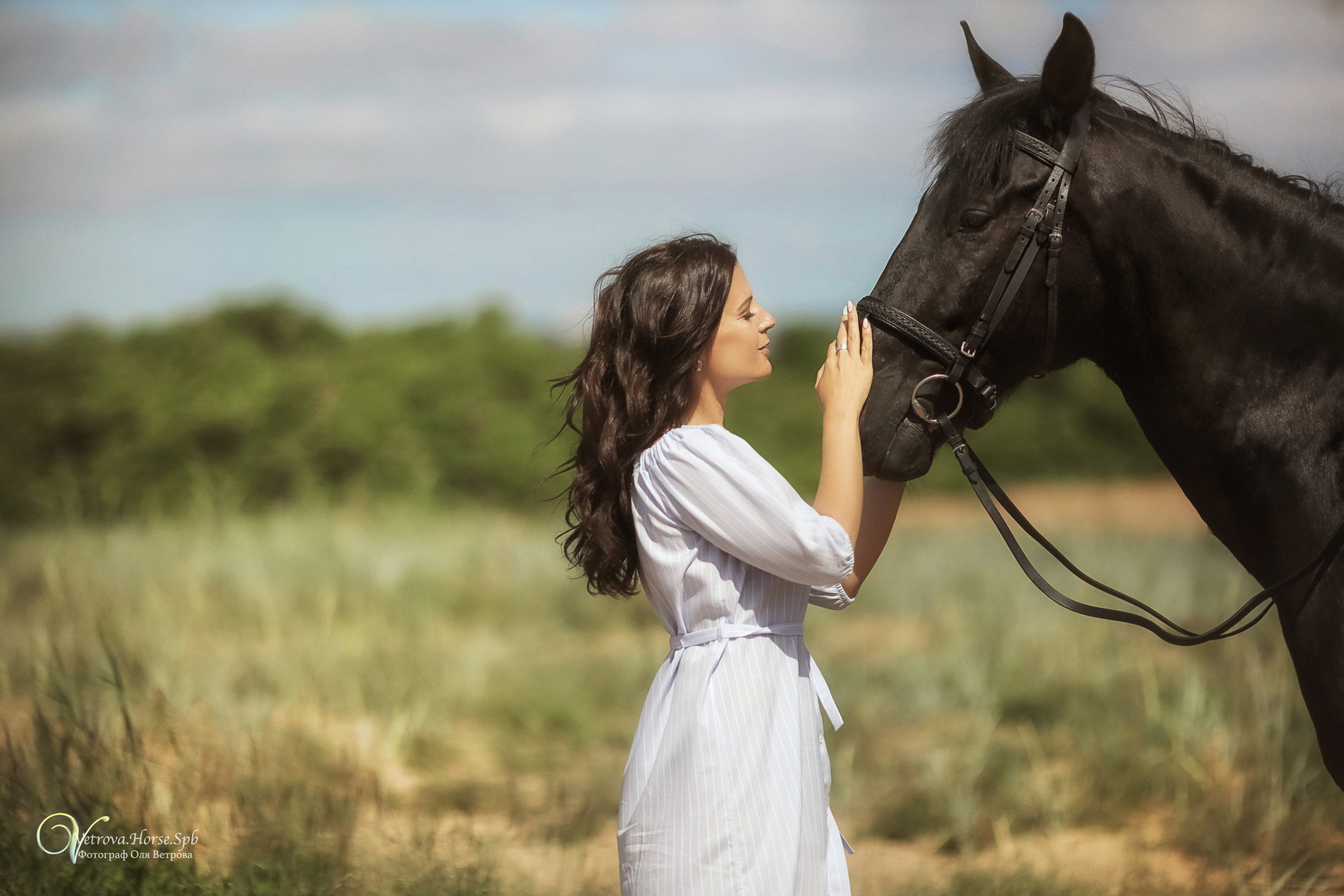Конная фотосессия на заливе в СПБ. Фотограф женский и мужской портрет Санкт-Петербург