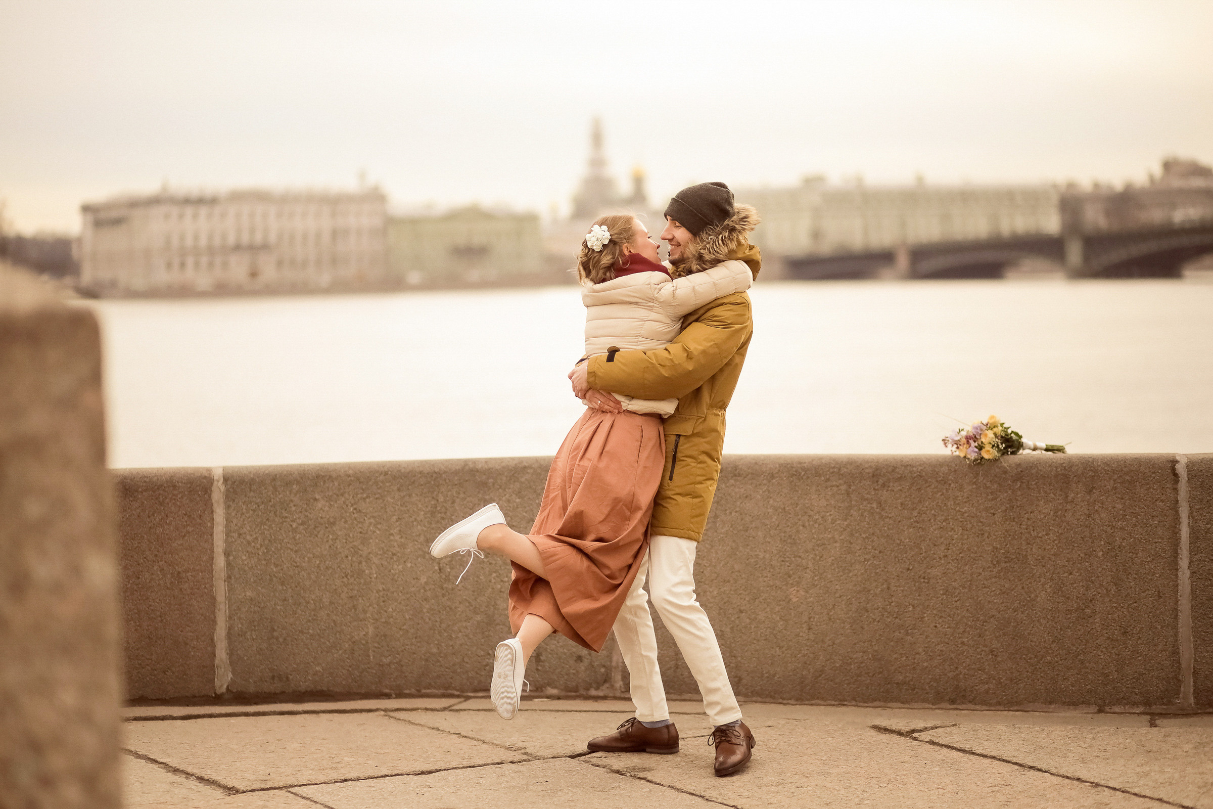 Свадьба с прогулкой по набережной. Фотограф женский и мужской портрет Санкт-Петербург