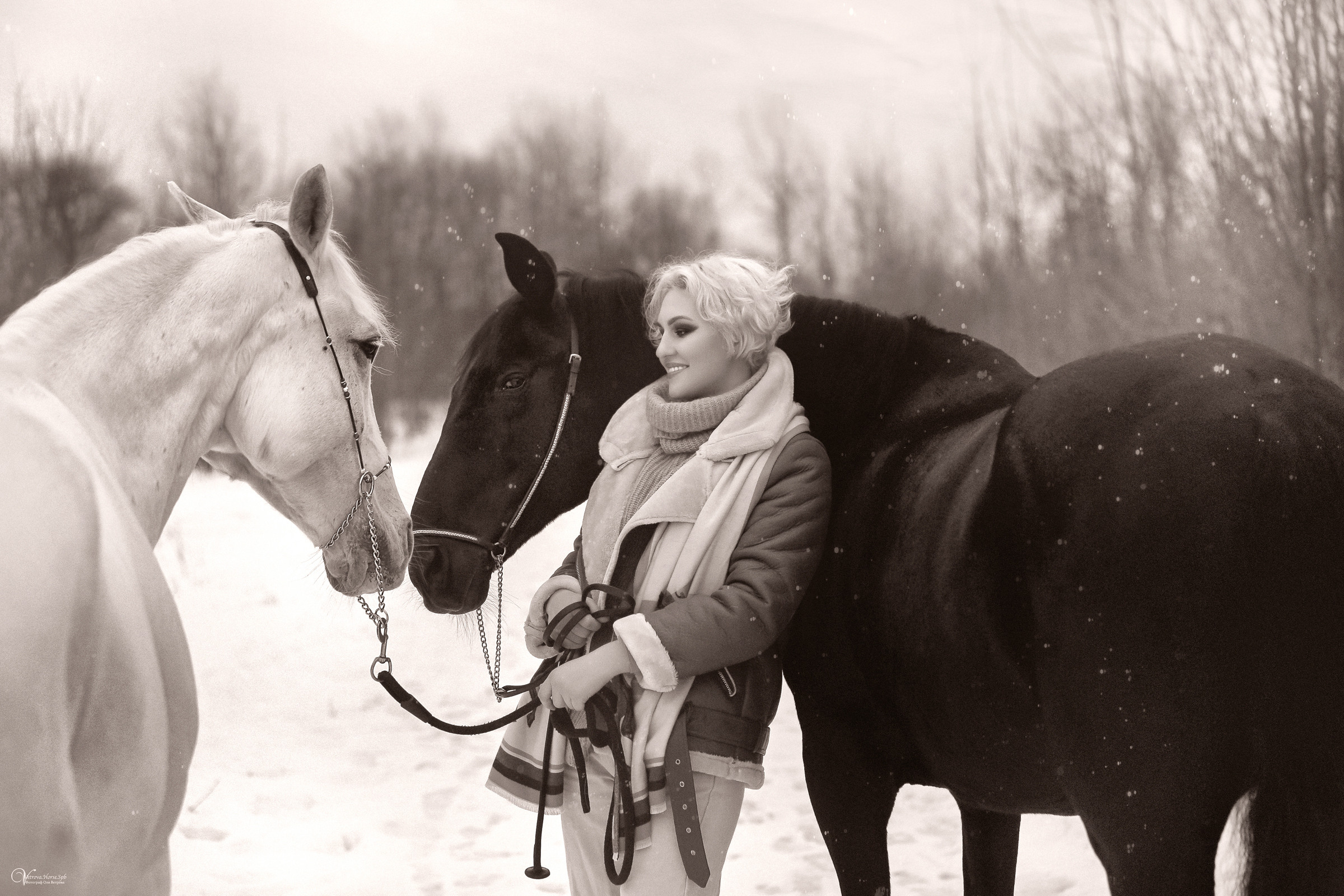 Съемка девушки и два коня. Фотограф женский и мужской портрет Санкт-Петербург
