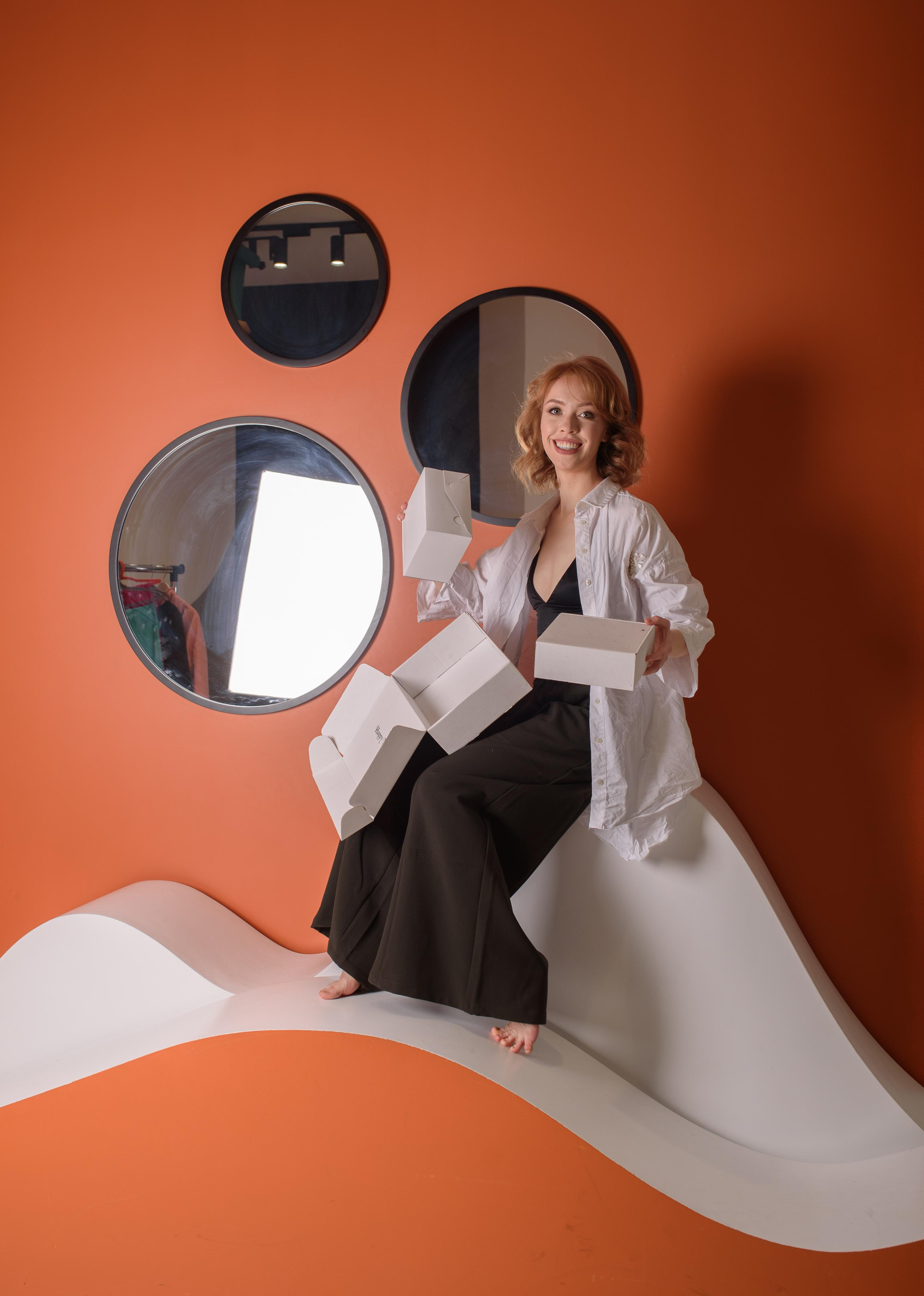 Организатор пространства Анастасия Новосёлова. Марина Марсо. Автор т-игр, коуч, профессиональный фотограф