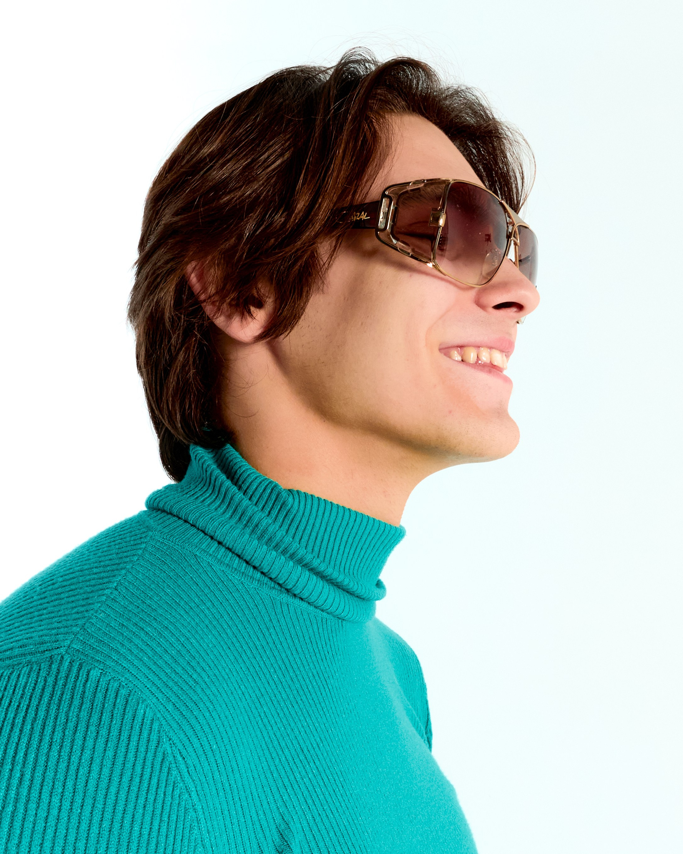 Glazburg optics. Святослав Лебедев | Рекламный фотограф — Коммерческая съемка, Арт-дирекшн, AI-интеграция