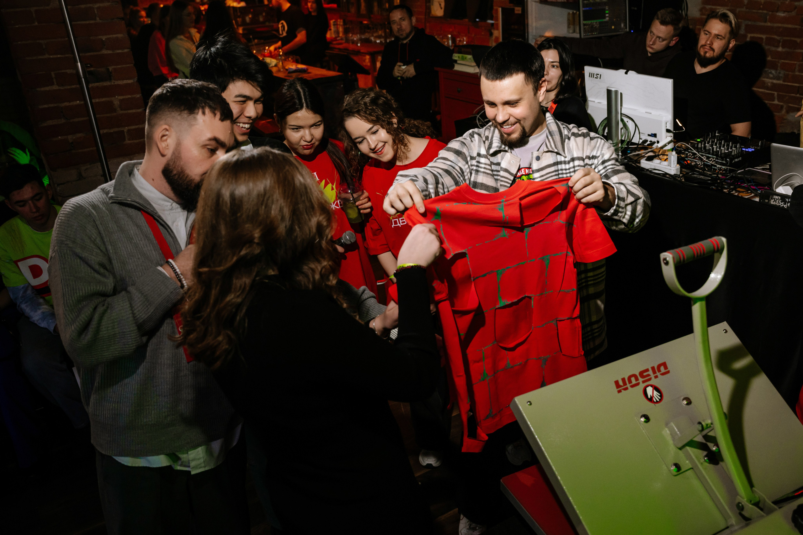 Альфа Движ — фестиваль для студентов. Максим Комаров — Профессиональный фотограф