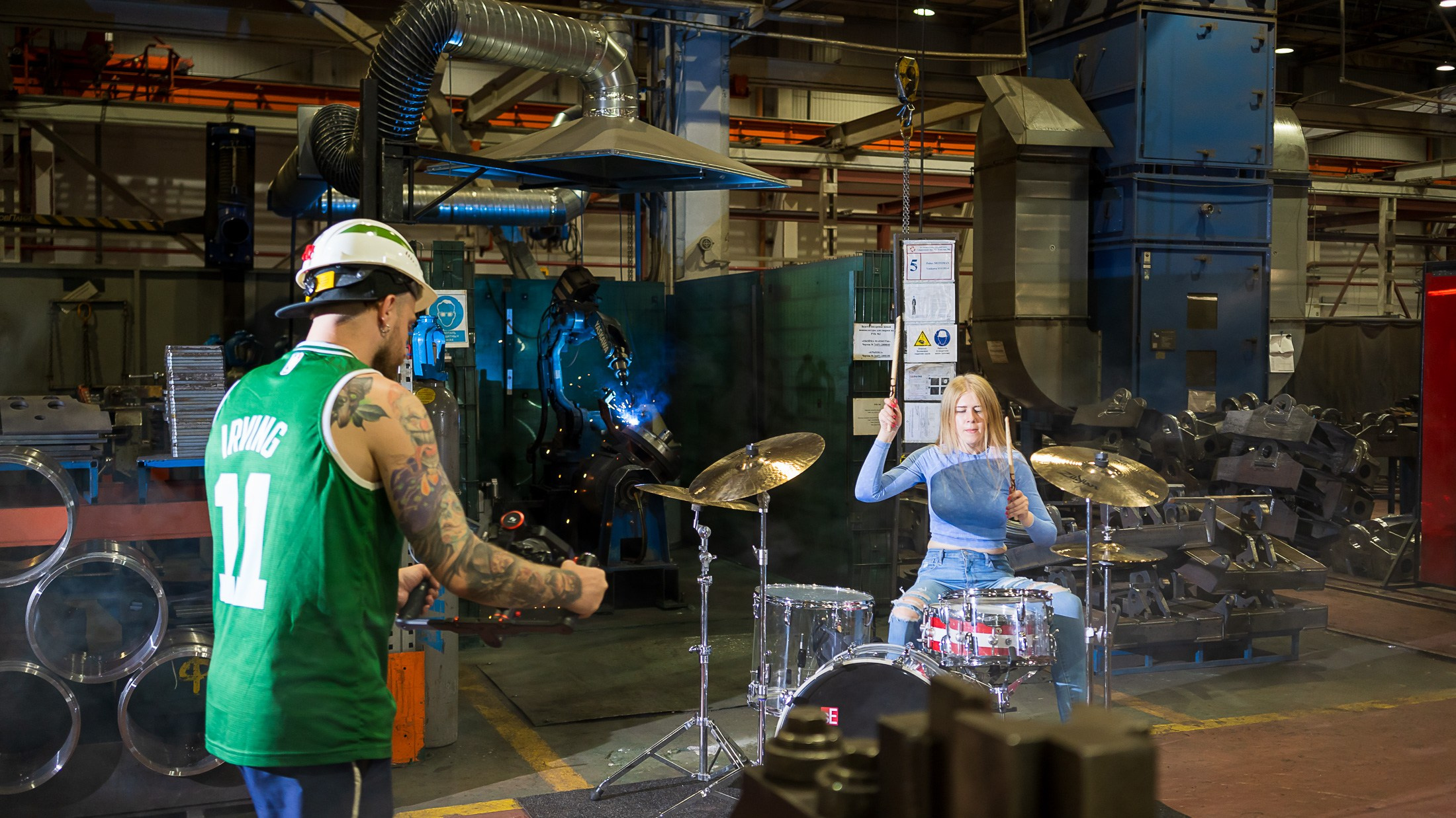 Кировский завод. Графический дизайнер Илья Левченко