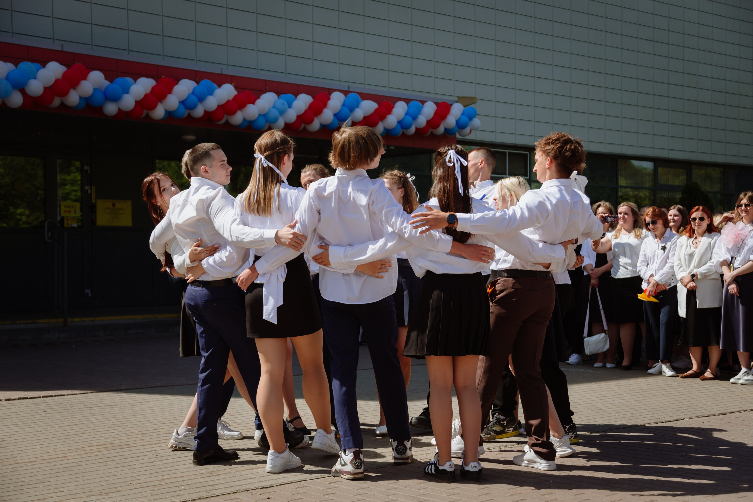 Последний звонок 2024 (2 часа фотосъемки). Профессиональный фотограф Надежда Антонова