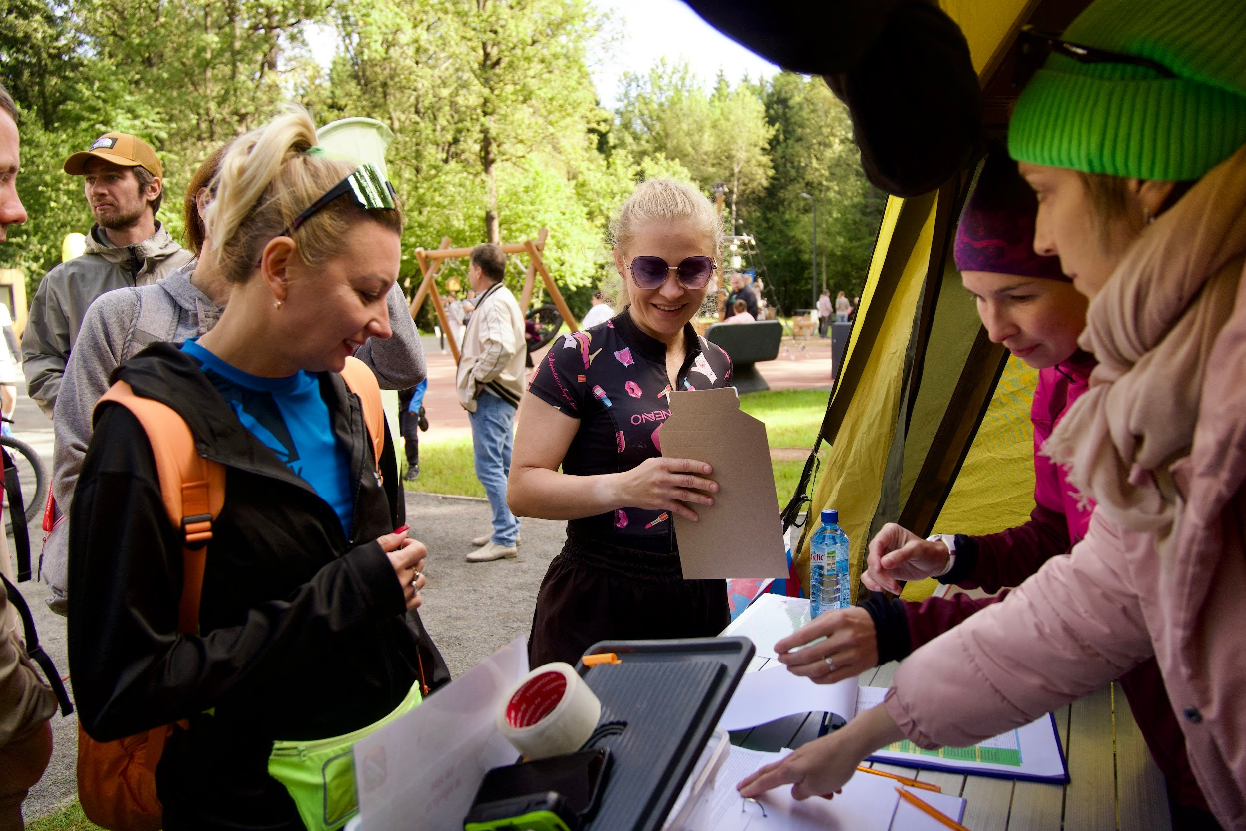 Забег в парке «Дубки». Кафе «БЕЛКА НАШЕПТАЛА». Ну оооочень концептуальное кафе