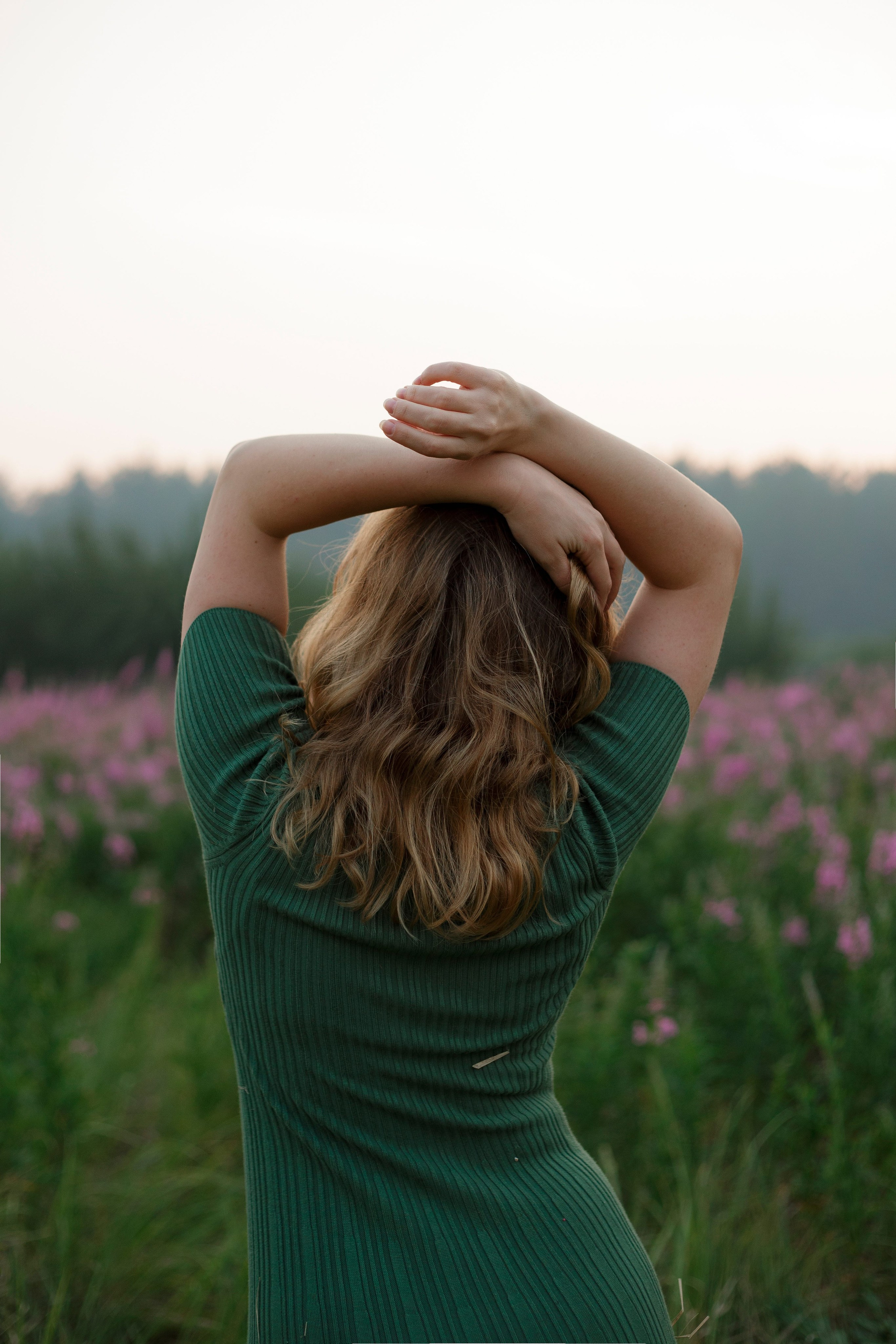 Семейная фотосъемка в поле летом 2023. Марина Рерих — портретный фотограф в Екатеринбурге