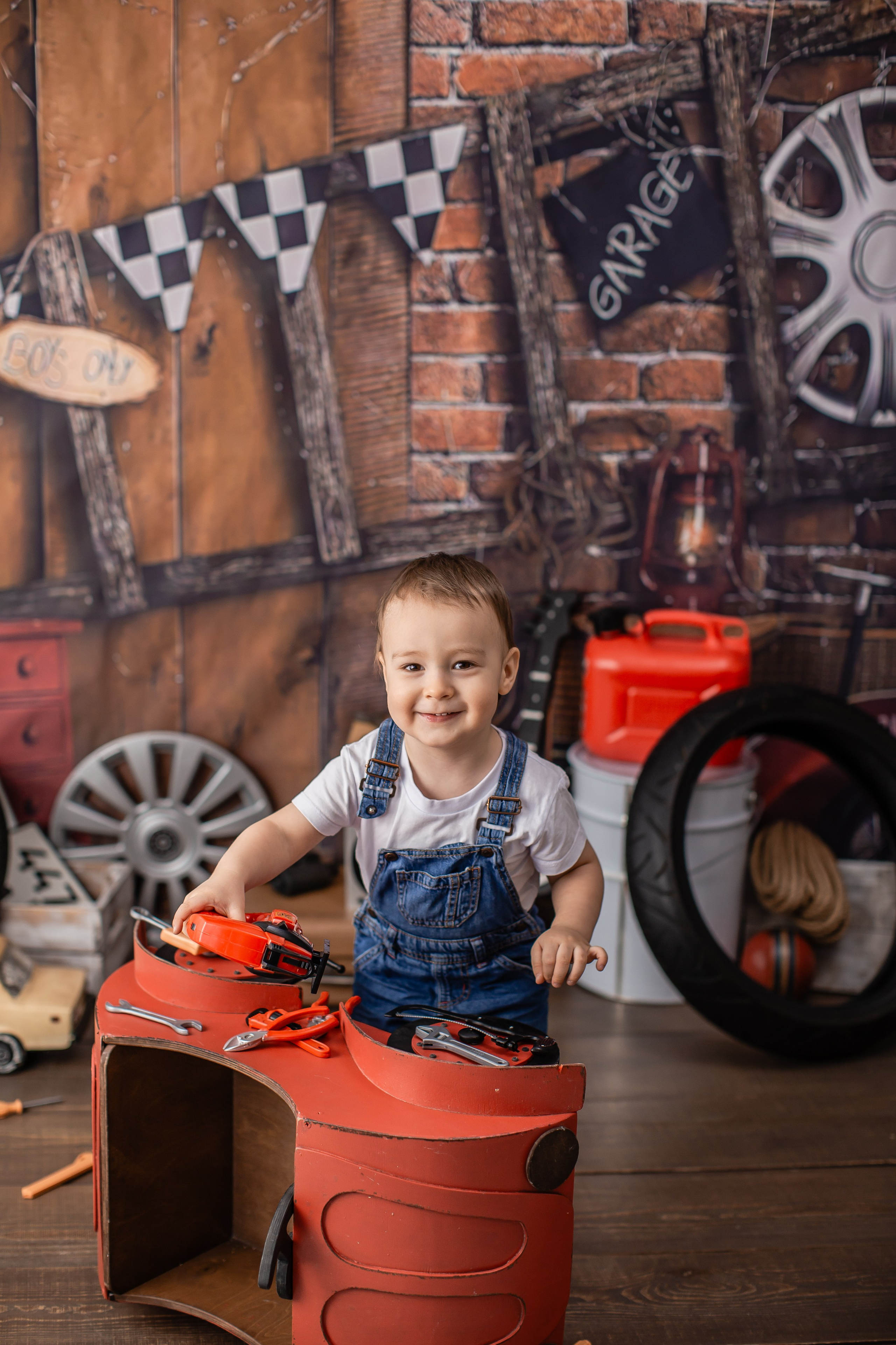 Фотодень " ГАРАЖ «(для 1-4 года) 20.09.26 г запись идёт. Детский семейный фотограф на первый годик город Новосибирск Дымова Светлана пакеты всё включено 1-3 года
