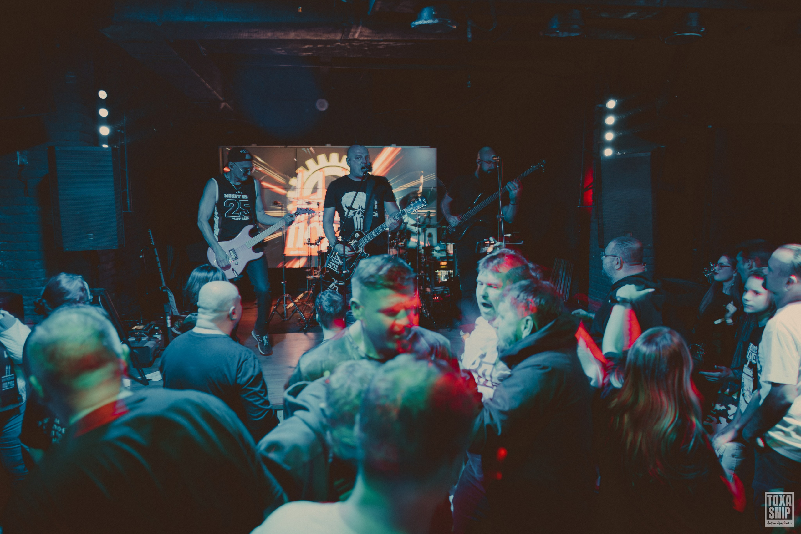 Бригадный подряд (03.10.2025). Toxasnip Photo | Anton Maslenkin