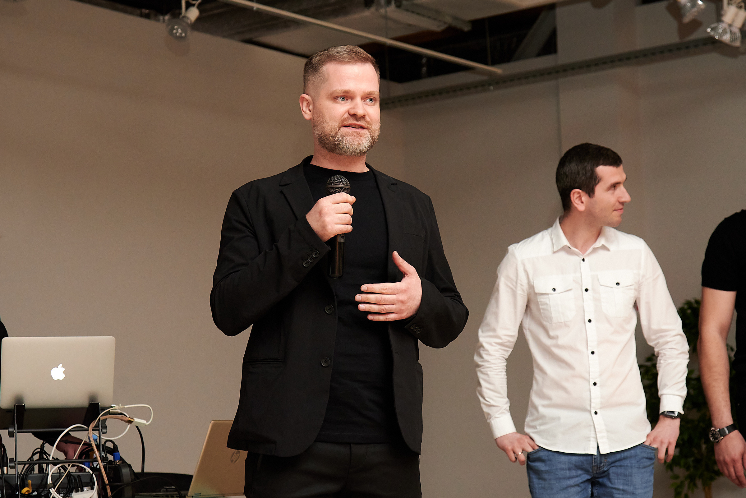 Дизайн-центр West. Репортажный и коммерческий фотограф в Ростове Виталий Ишков