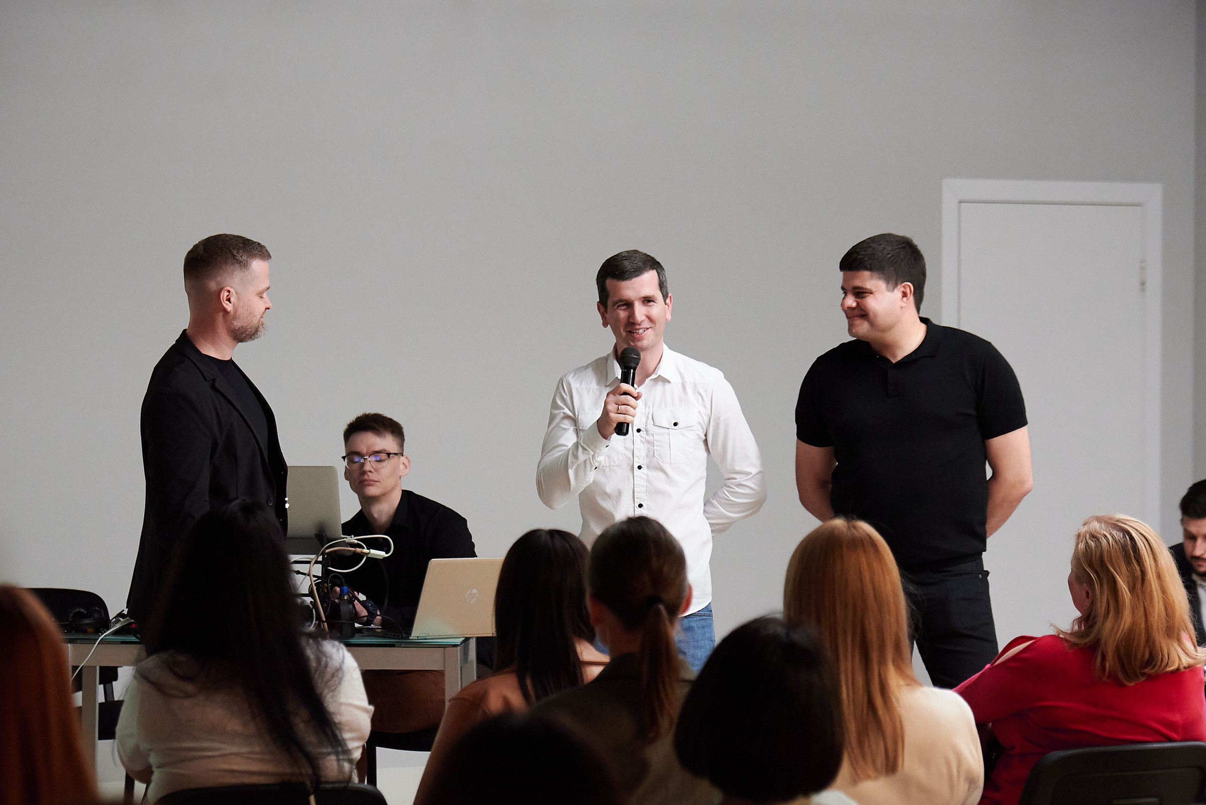 Дизайн-центр West. Репортажный и коммерческий фотограф в Ростове Виталий Ишков