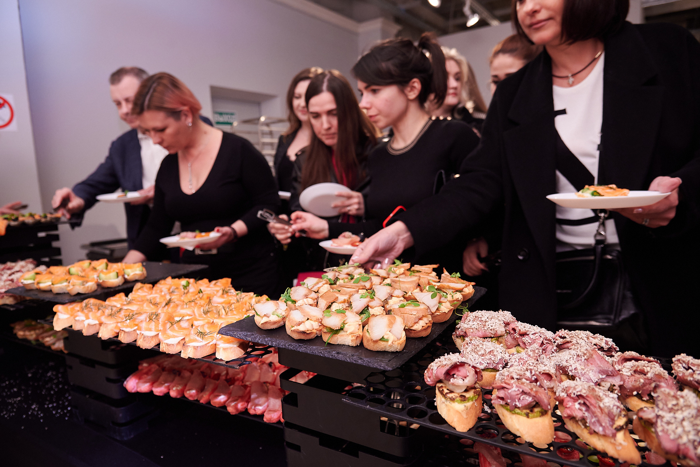 Дизайн-центр West. Репортажный и коммерческий фотограф в Ростове Виталий Ишков